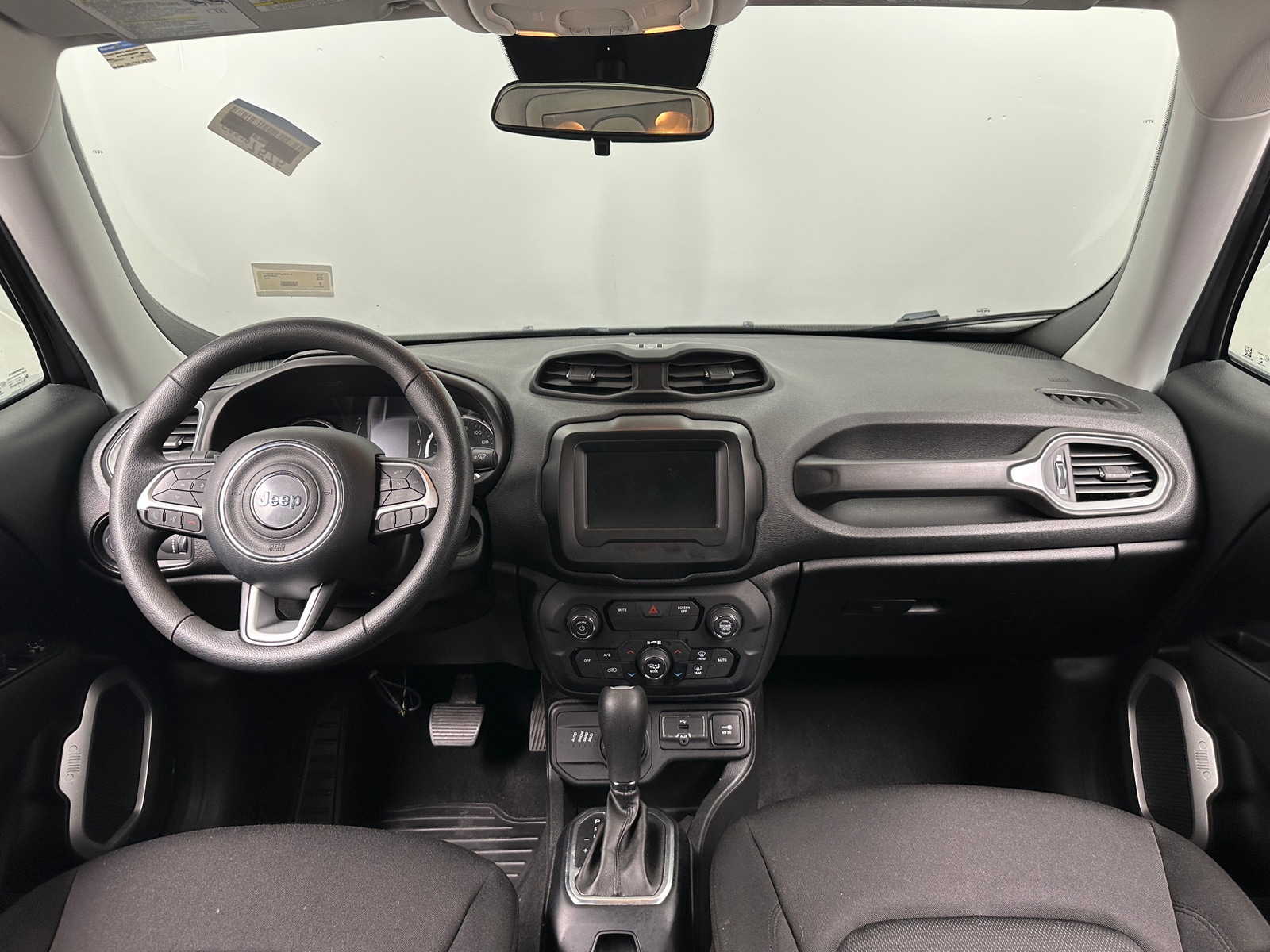 Thumbnail: 2018 Jeep Renegade - 3