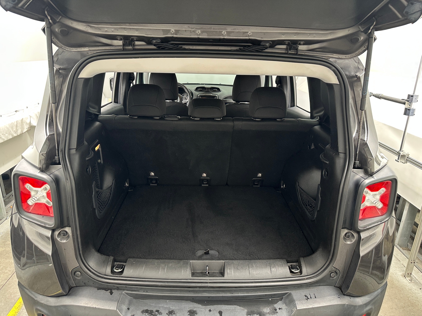 Thumbnail: 2018 Jeep Renegade - 7
