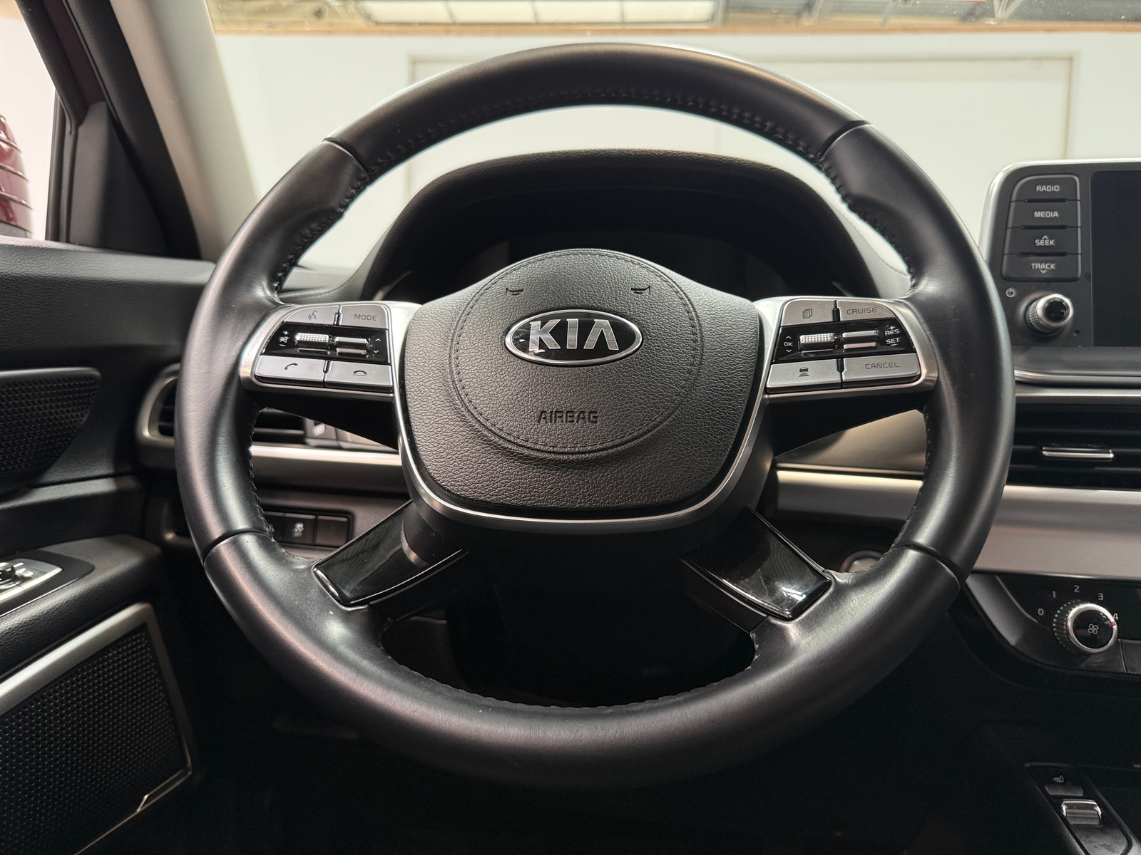 Thumbnail: 2020 Kia Telluride - 4