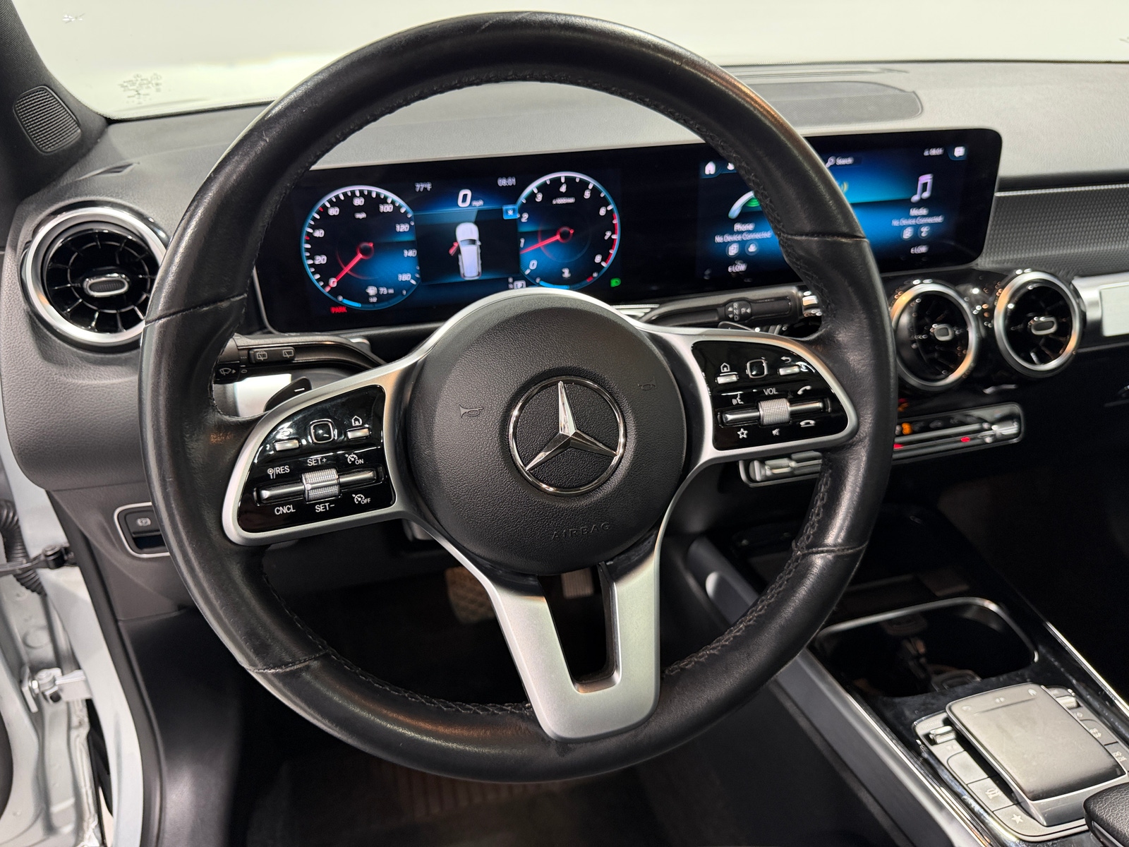 Thumbnail: 2021 Mercedes-Benz GLB - 4