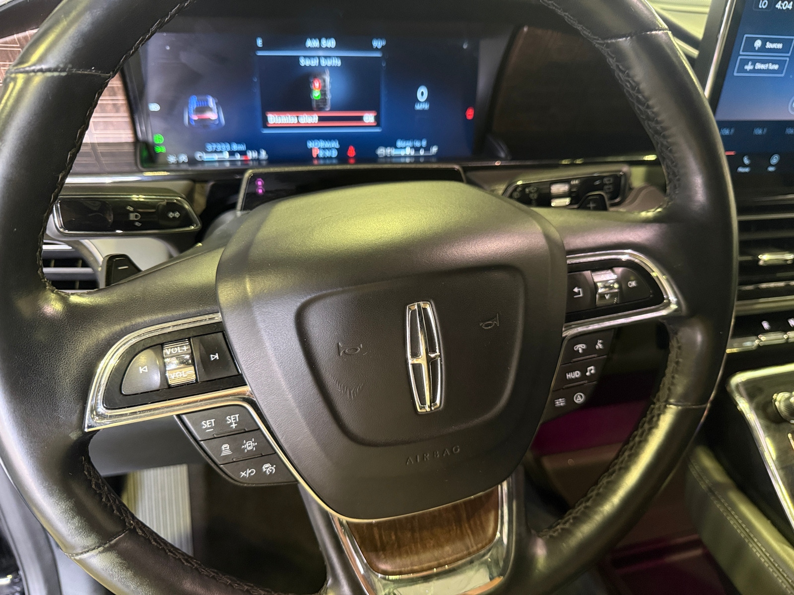 Thumbnail: 2023 Lincoln Navigator L - 4