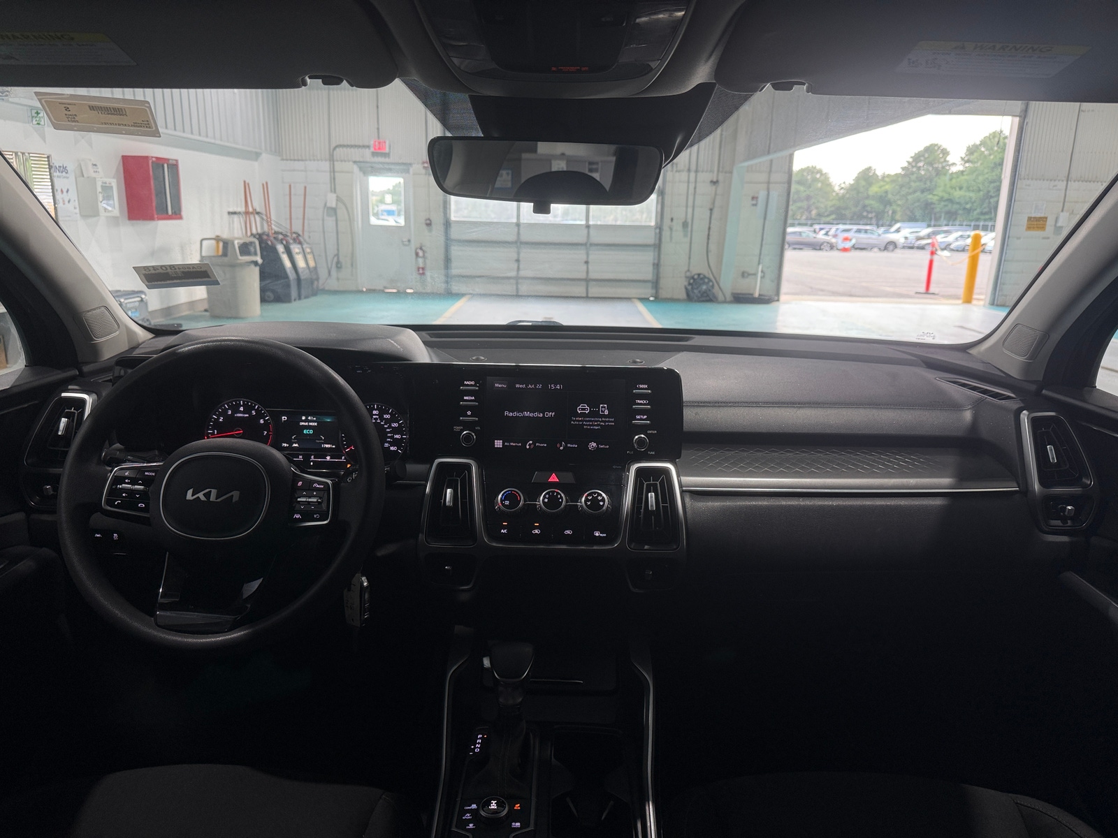 Thumbnail: 2023 Kia Sorento - 3
