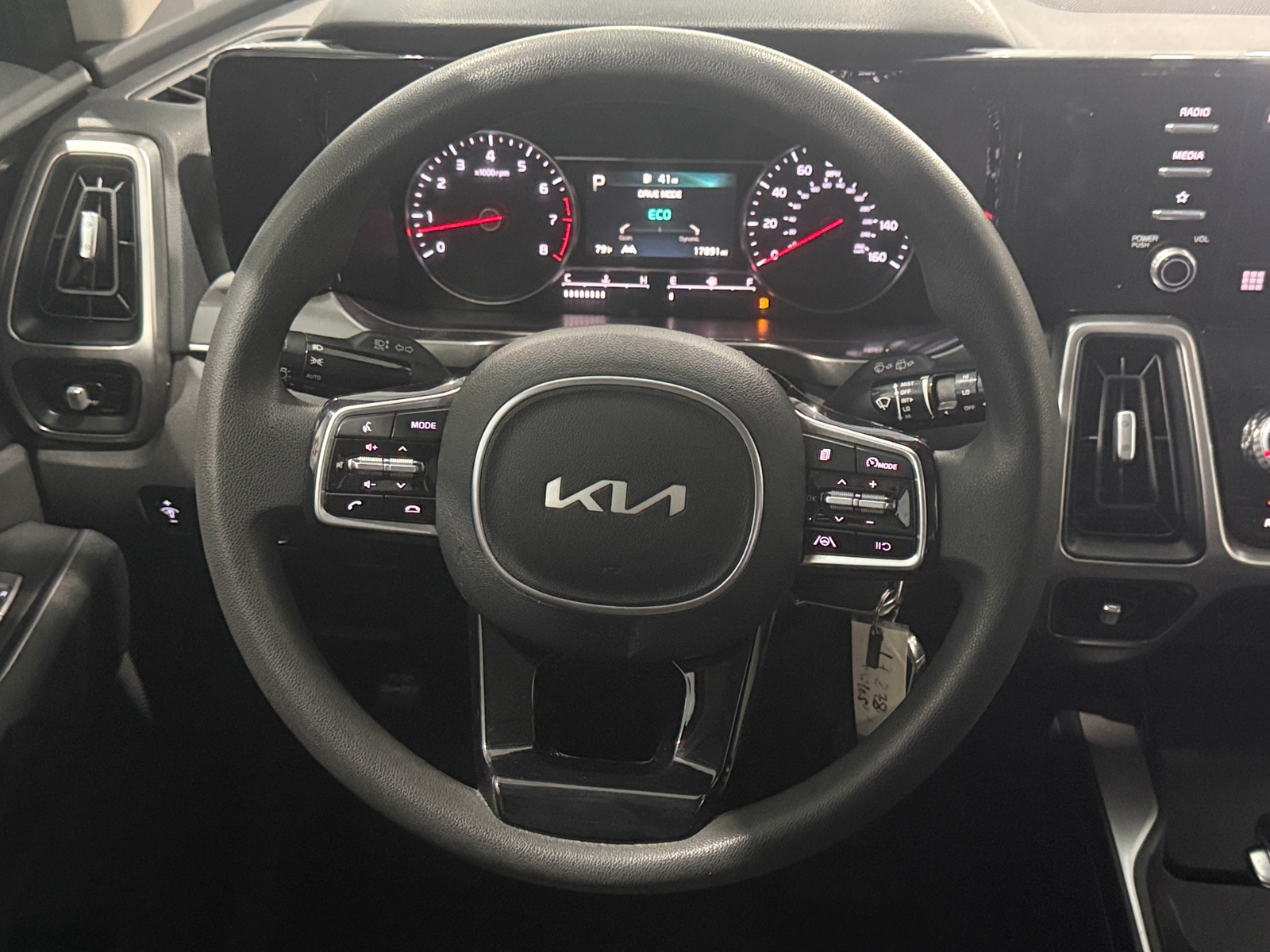 Thumbnail: 2023 Kia Sorento - 5