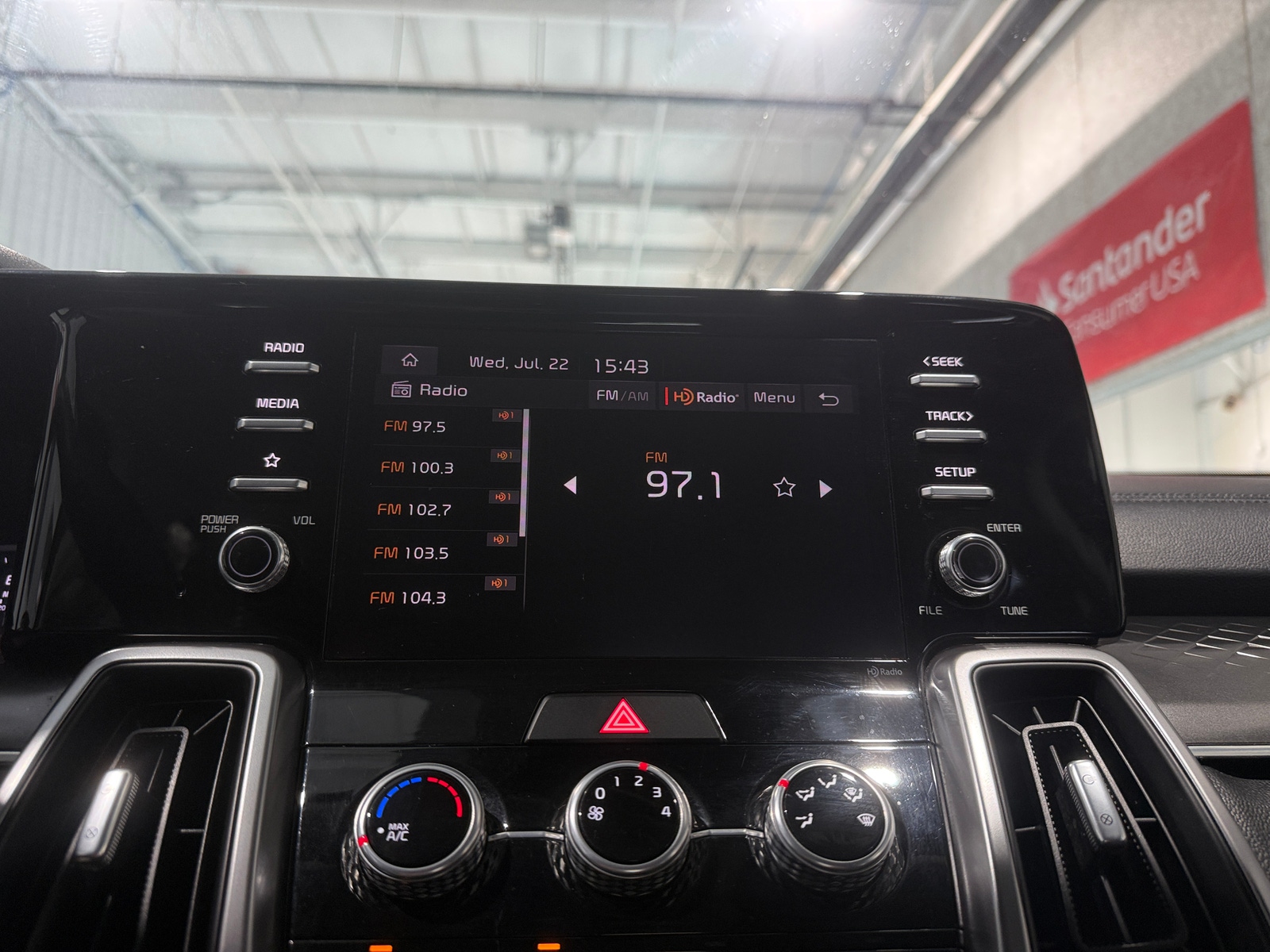 Thumbnail: 2023 Kia Sorento - 4
