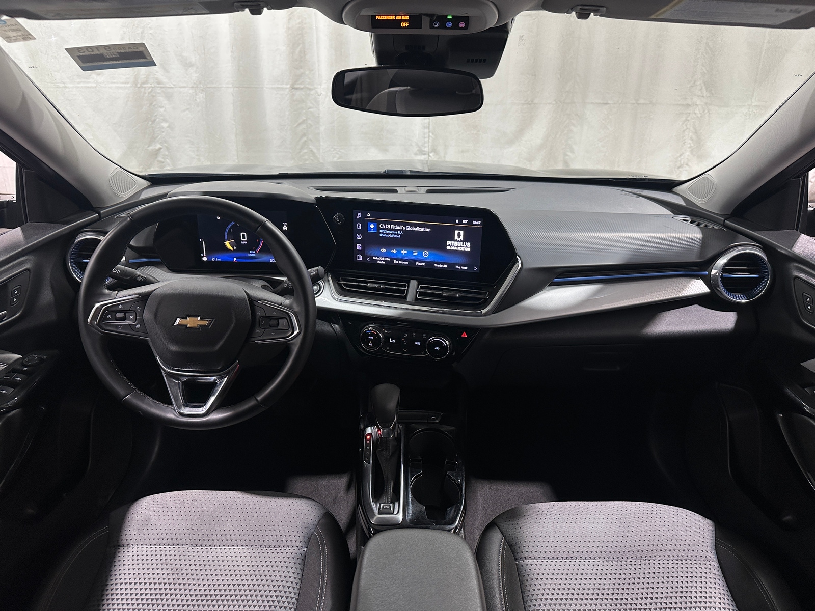 Thumbnail: 2025 Chevrolet Trax - 3