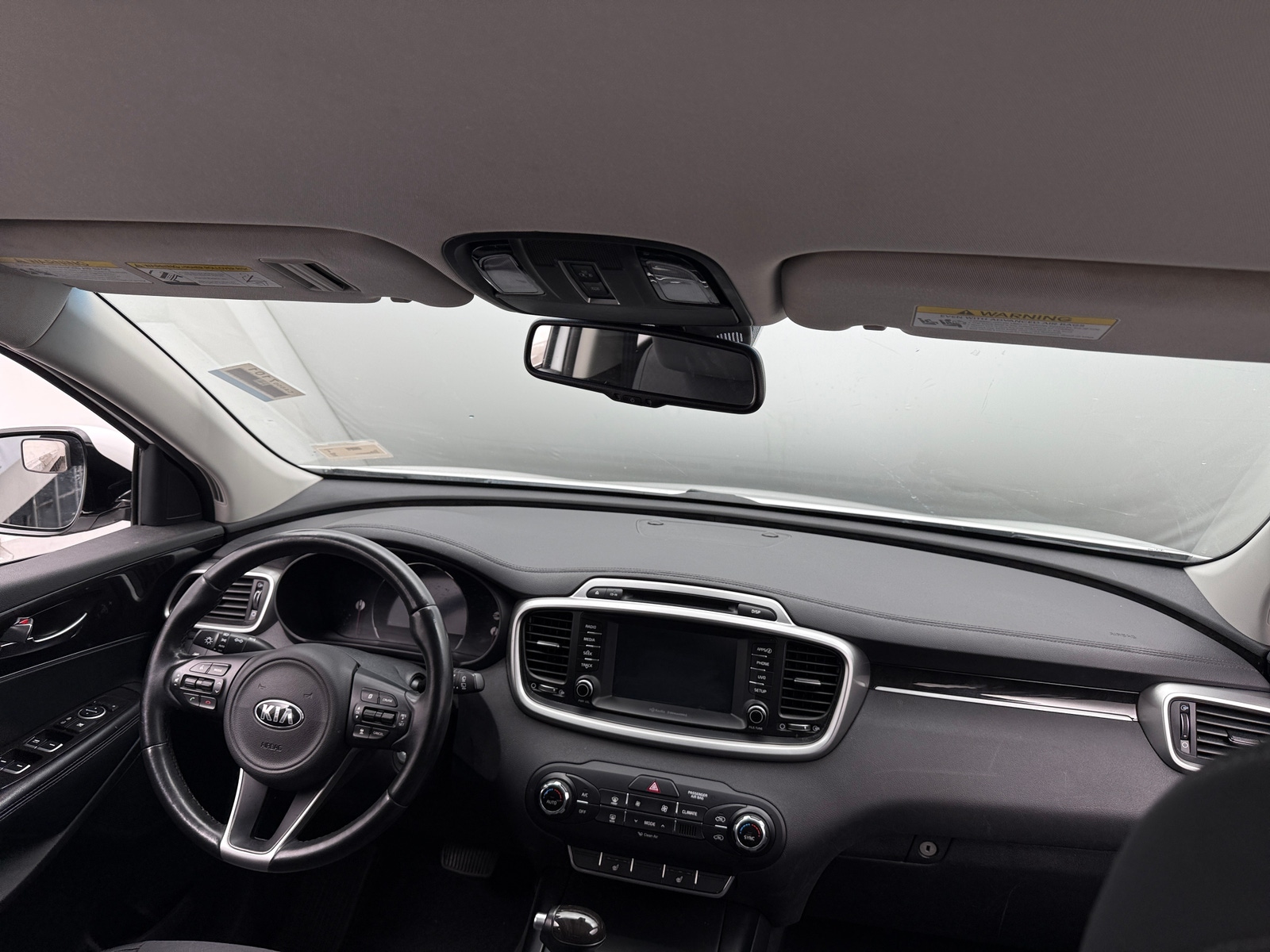 Thumbnail: 2017 Kia Sorento - 3