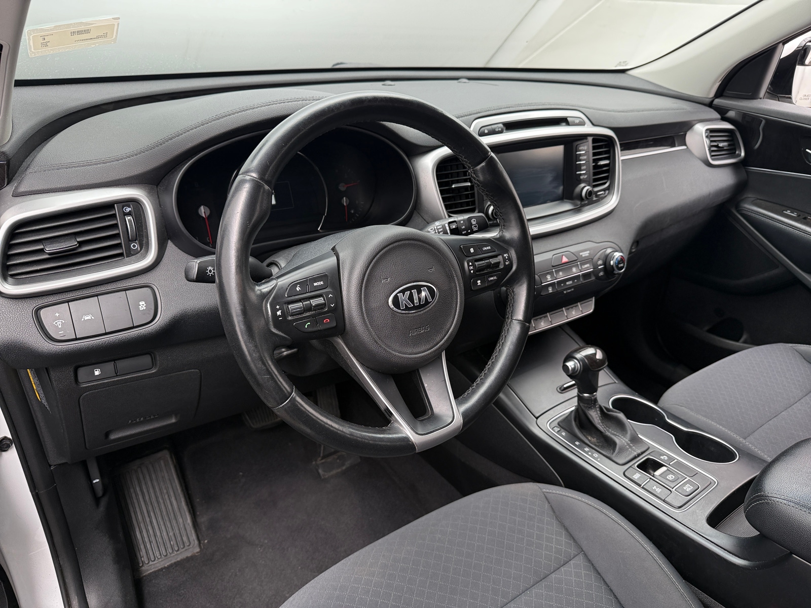 Thumbnail: 2017 Kia Sorento - 5