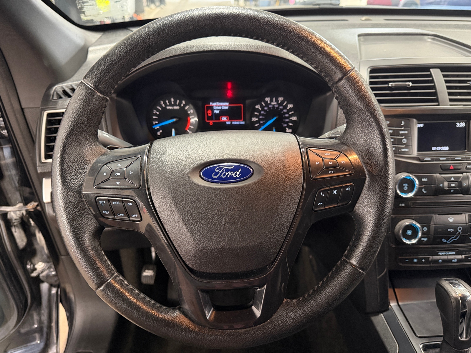 Thumbnail: 2017 Ford Explorer - 5