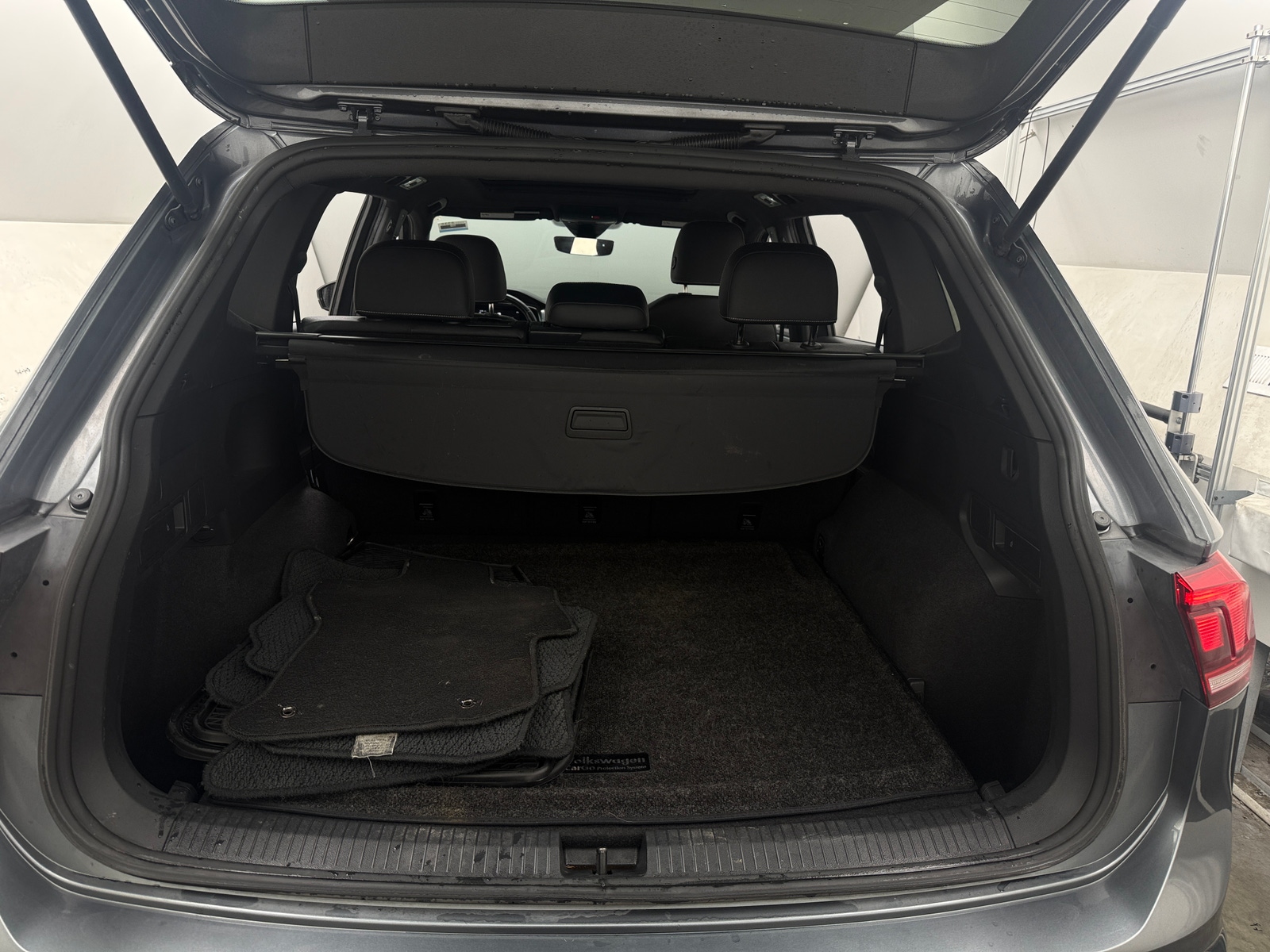 Thumbnail: 2023 Volkswagen Tiguan - 6