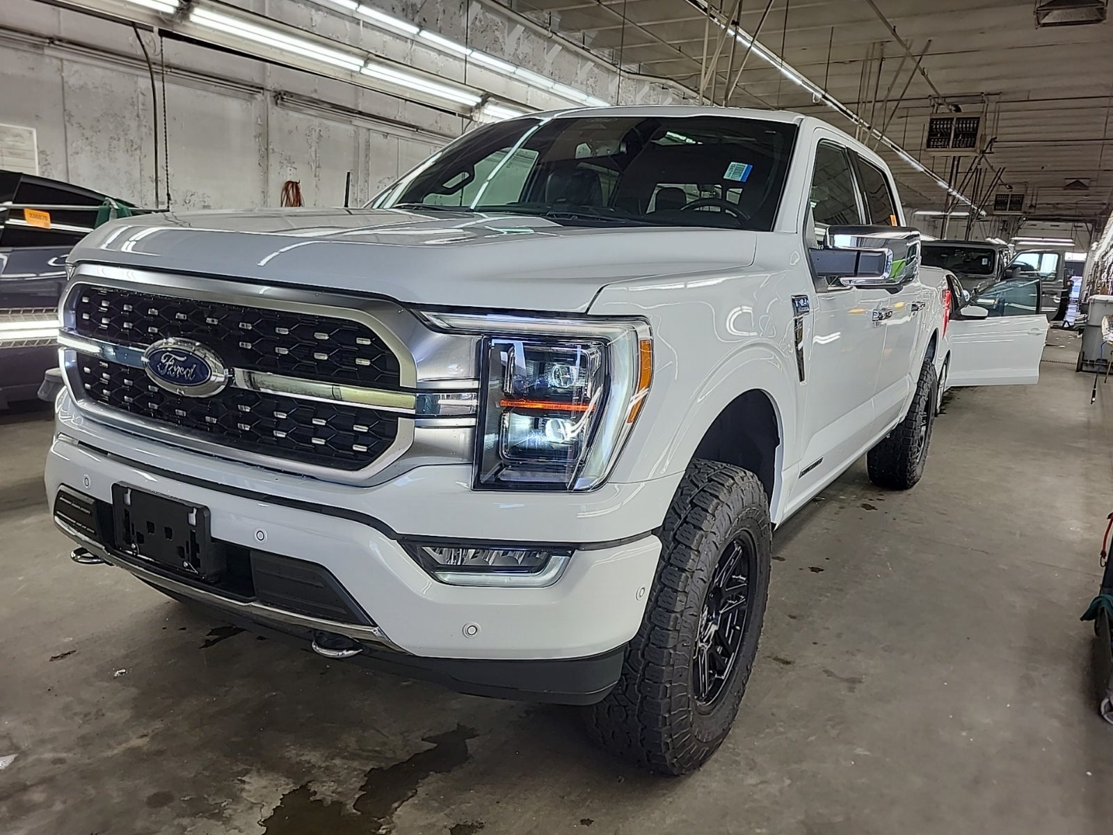 2022 Ford F-150 Platinum 4WD Supercrew 5.5' Box
