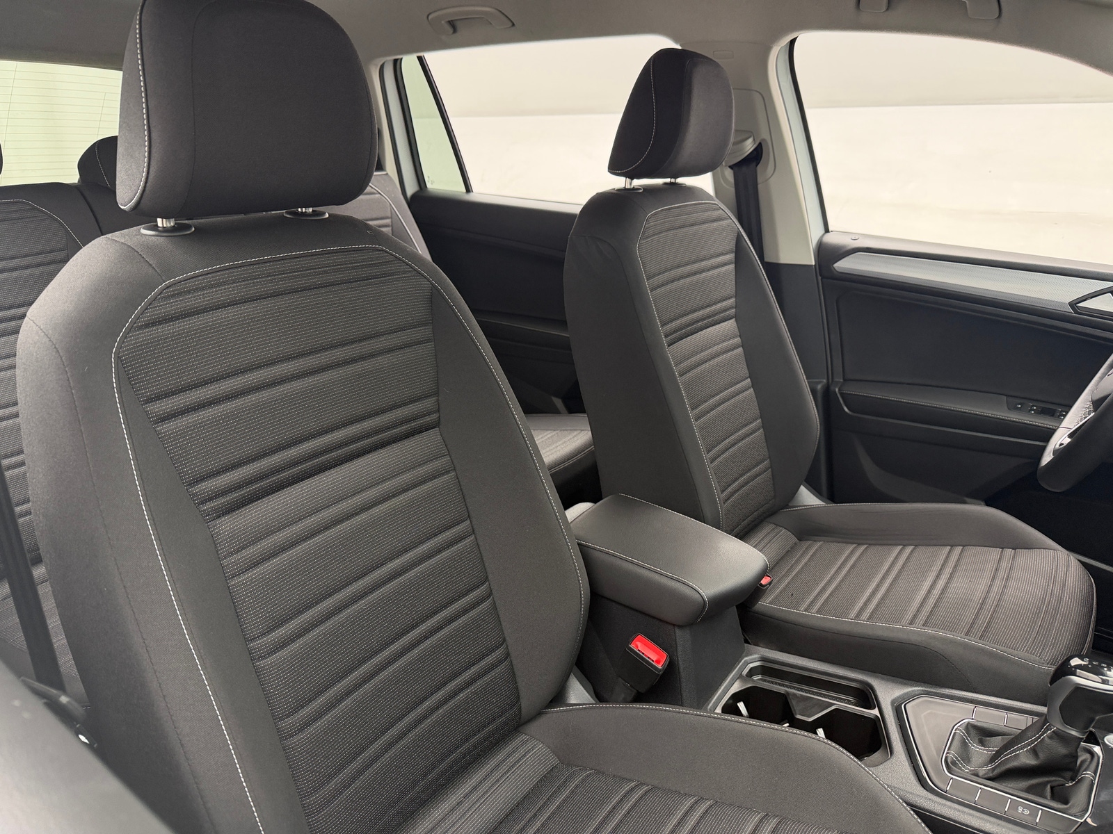 Thumbnail: 2023 Volkswagen Tiguan - 2