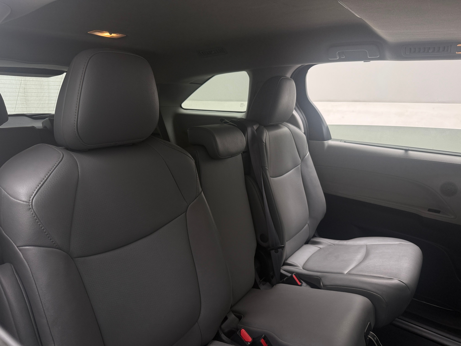 Thumbnail: 2022 Toyota Sienna - 6