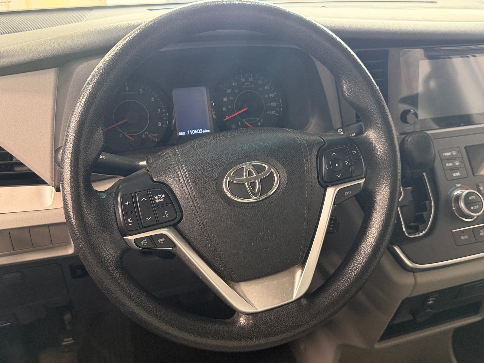 Thumbnail: 2017 Toyota Sienna - 5