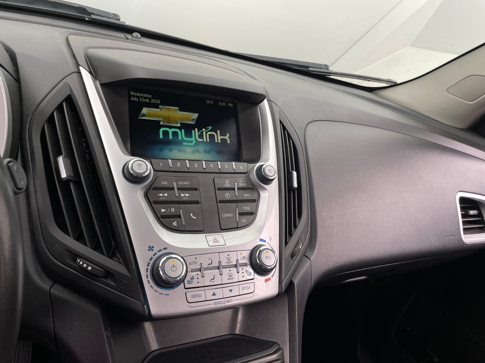 Thumbnail: 2016 Chevrolet Equinox - 4