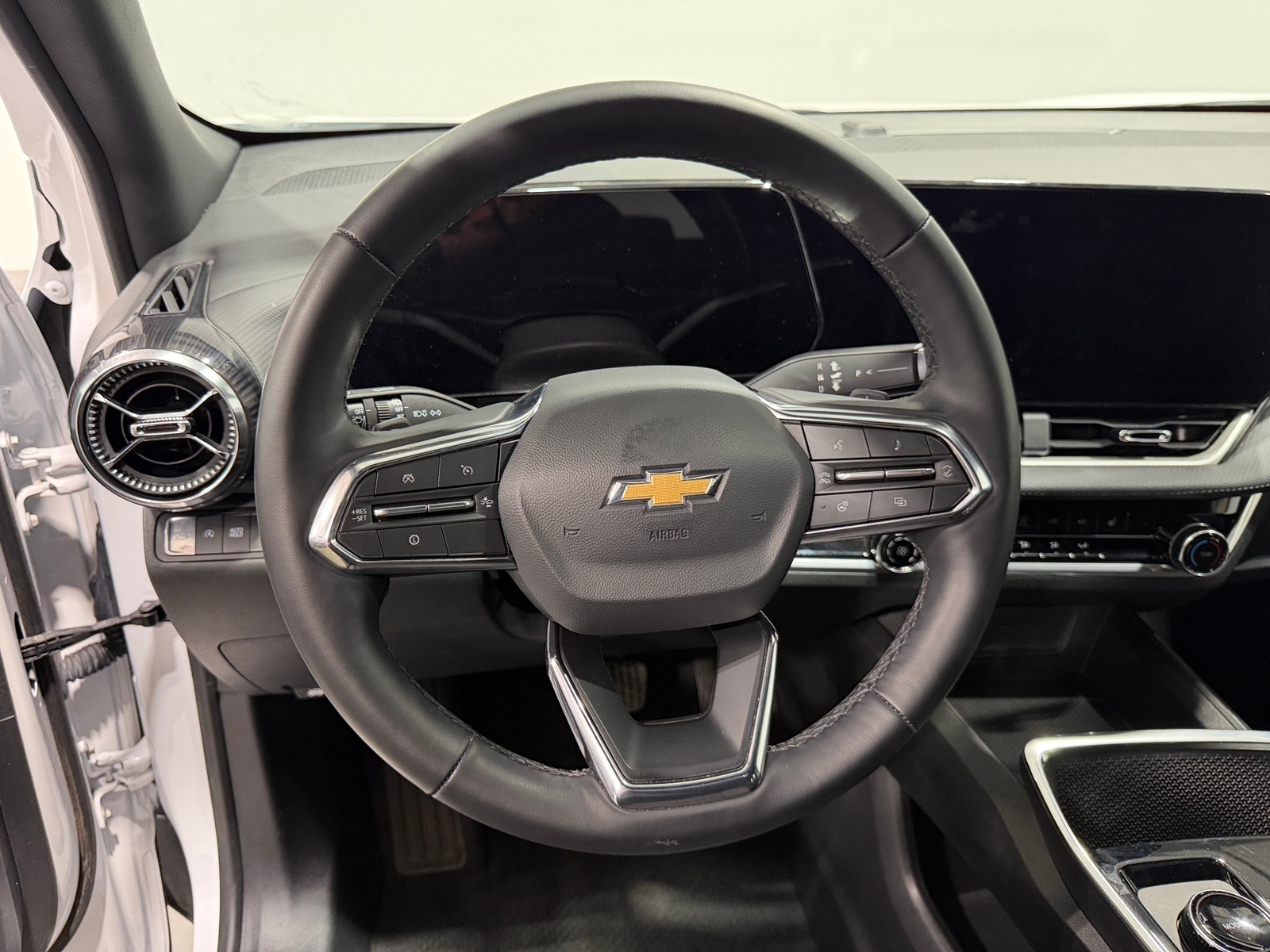 Thumbnail: 2026 Chevrolet Equinox - 5