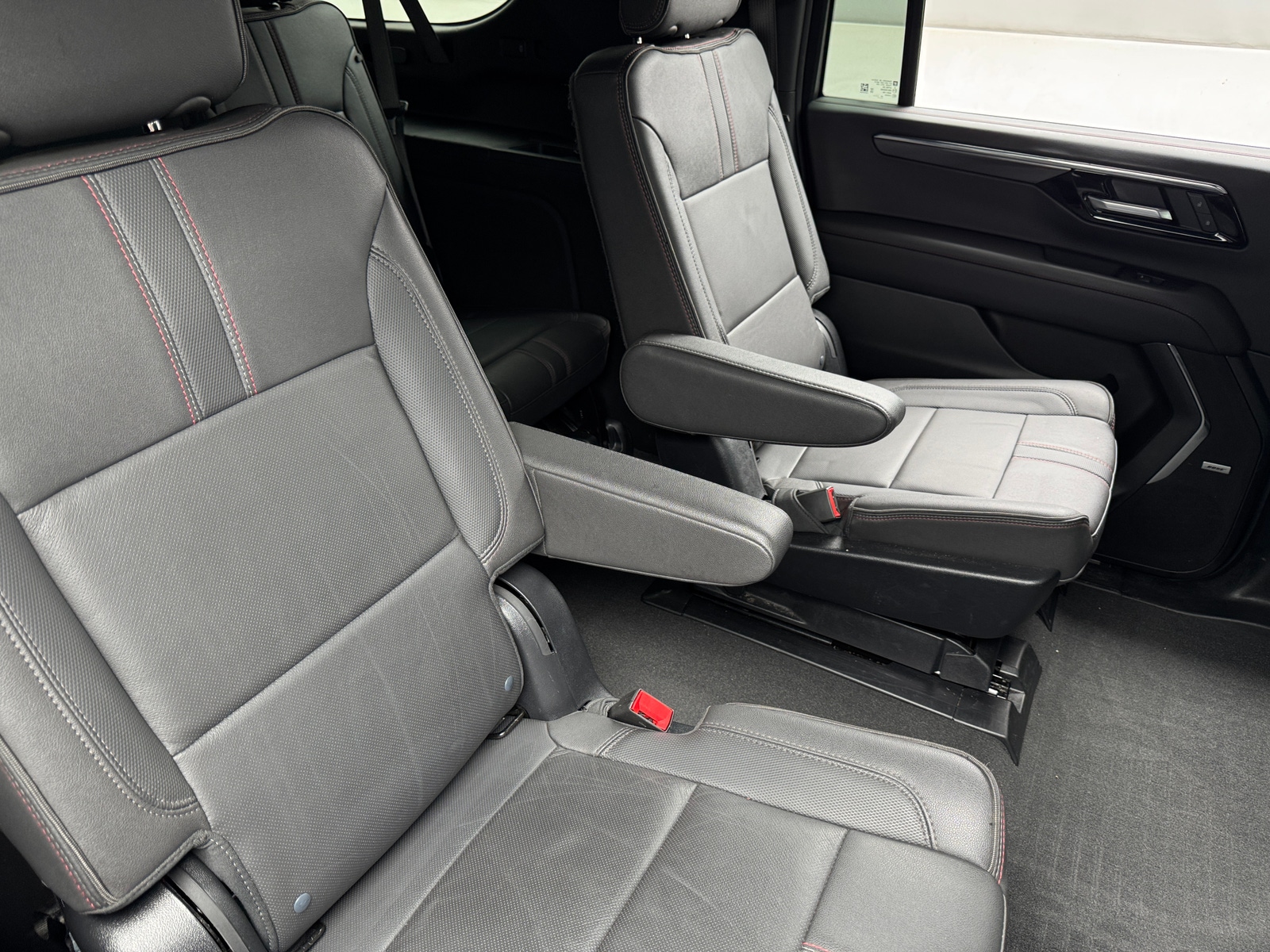 Thumbnail: 2025 Chevrolet Suburban - 5
