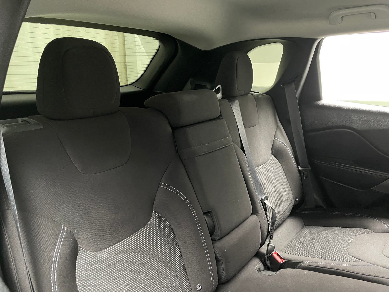 Thumbnail: 2019 Jeep Cherokee - 6