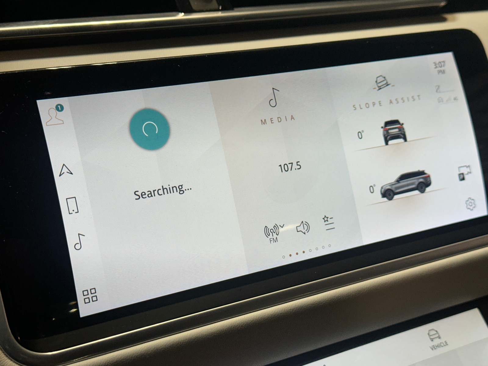 Thumbnail: 2022 Land Rover Range Rover Velar - 3