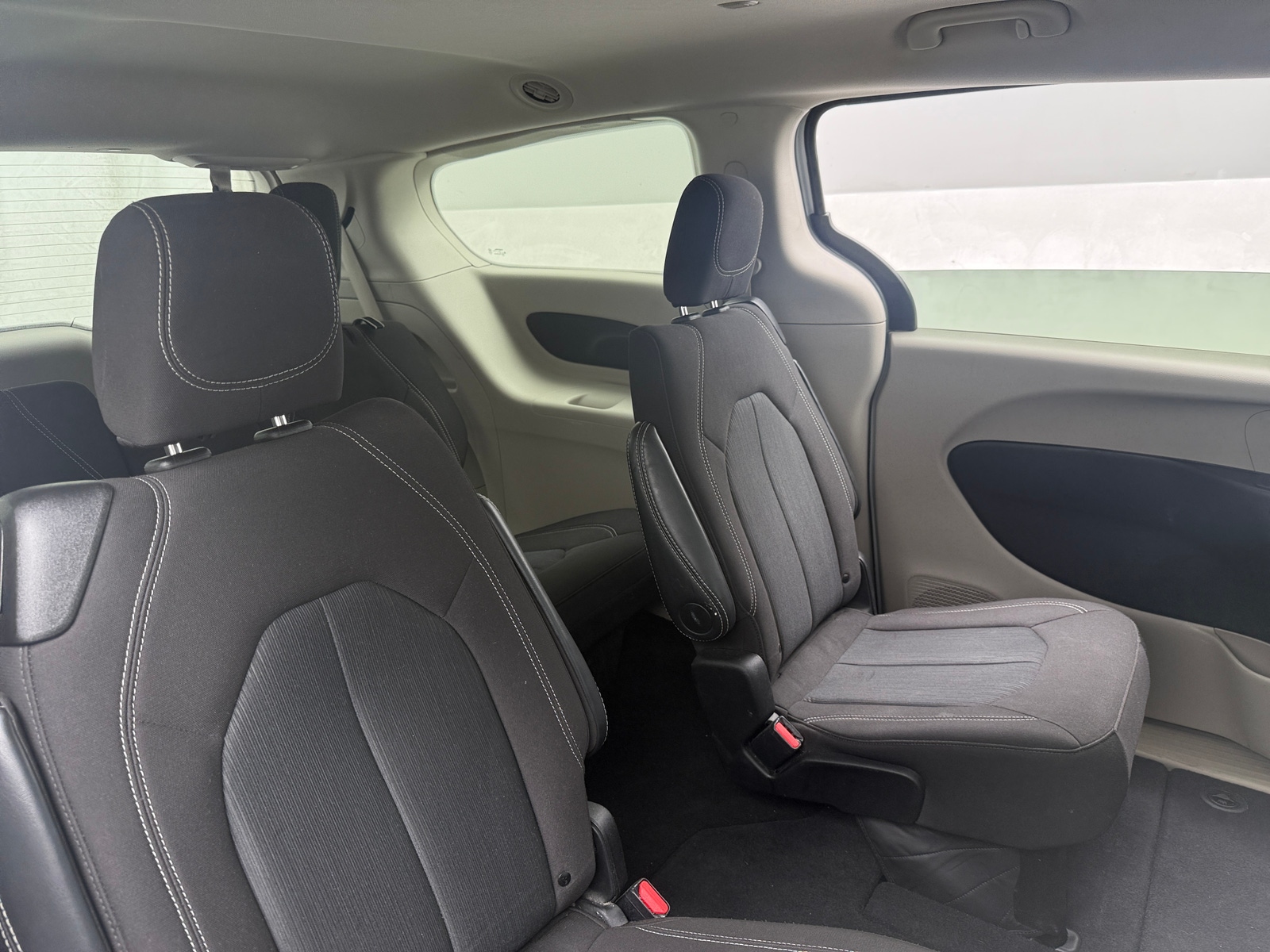 Thumbnail: 2024 Chrysler Voyager - 6