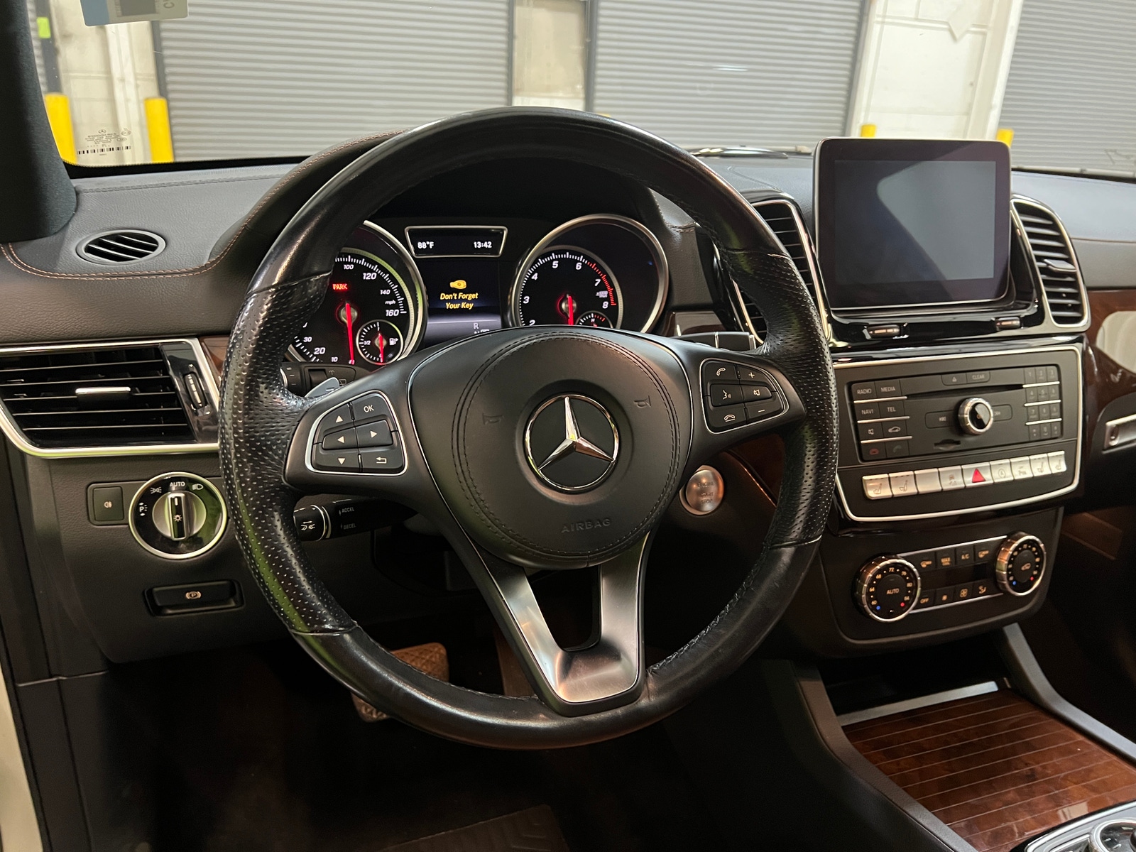 Thumbnail: 2017 Mercedes-Benz GLS - 4
