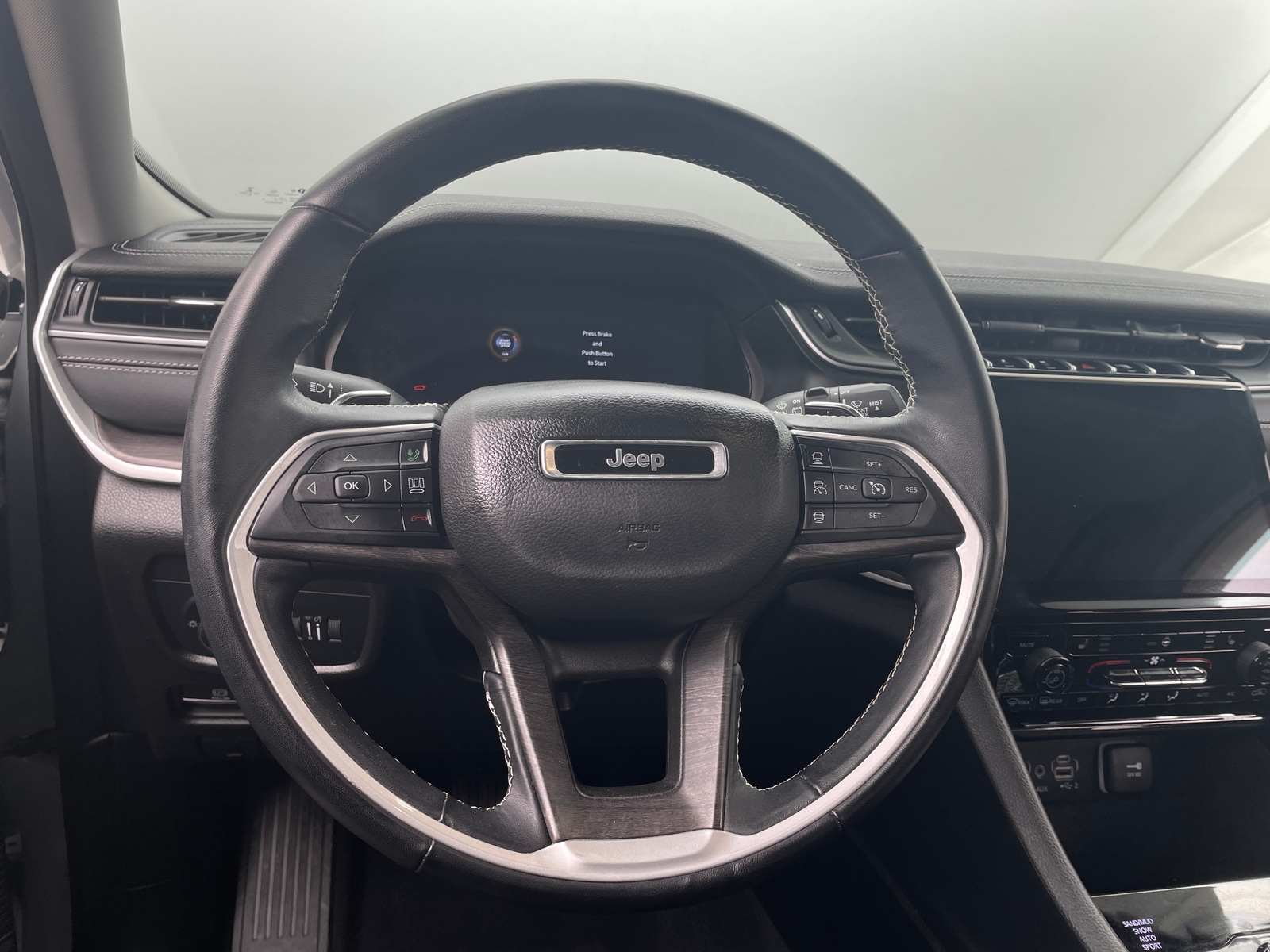 Thumbnail: 2022 Jeep Grand Cherokee L - 4