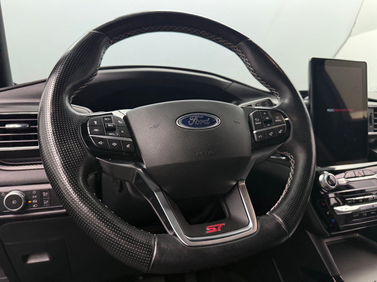 Thumbnail: 2021 Ford Explorer - 4