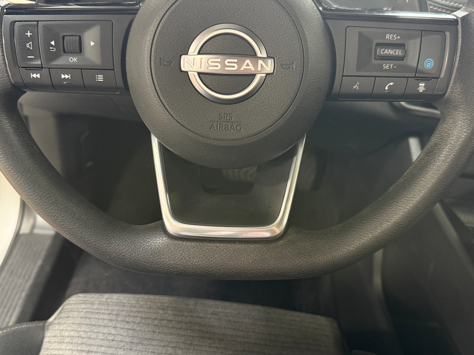 Thumbnail: 2023 Nissan Rogue - 5