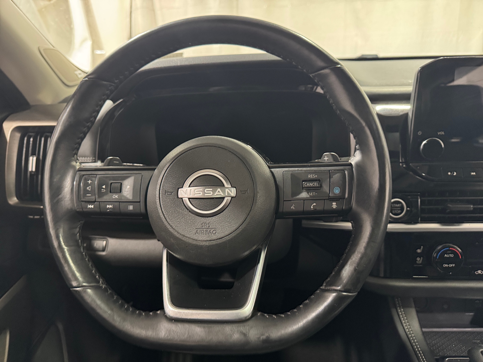 Thumbnail: 2023 Nissan Pathfinder - 4