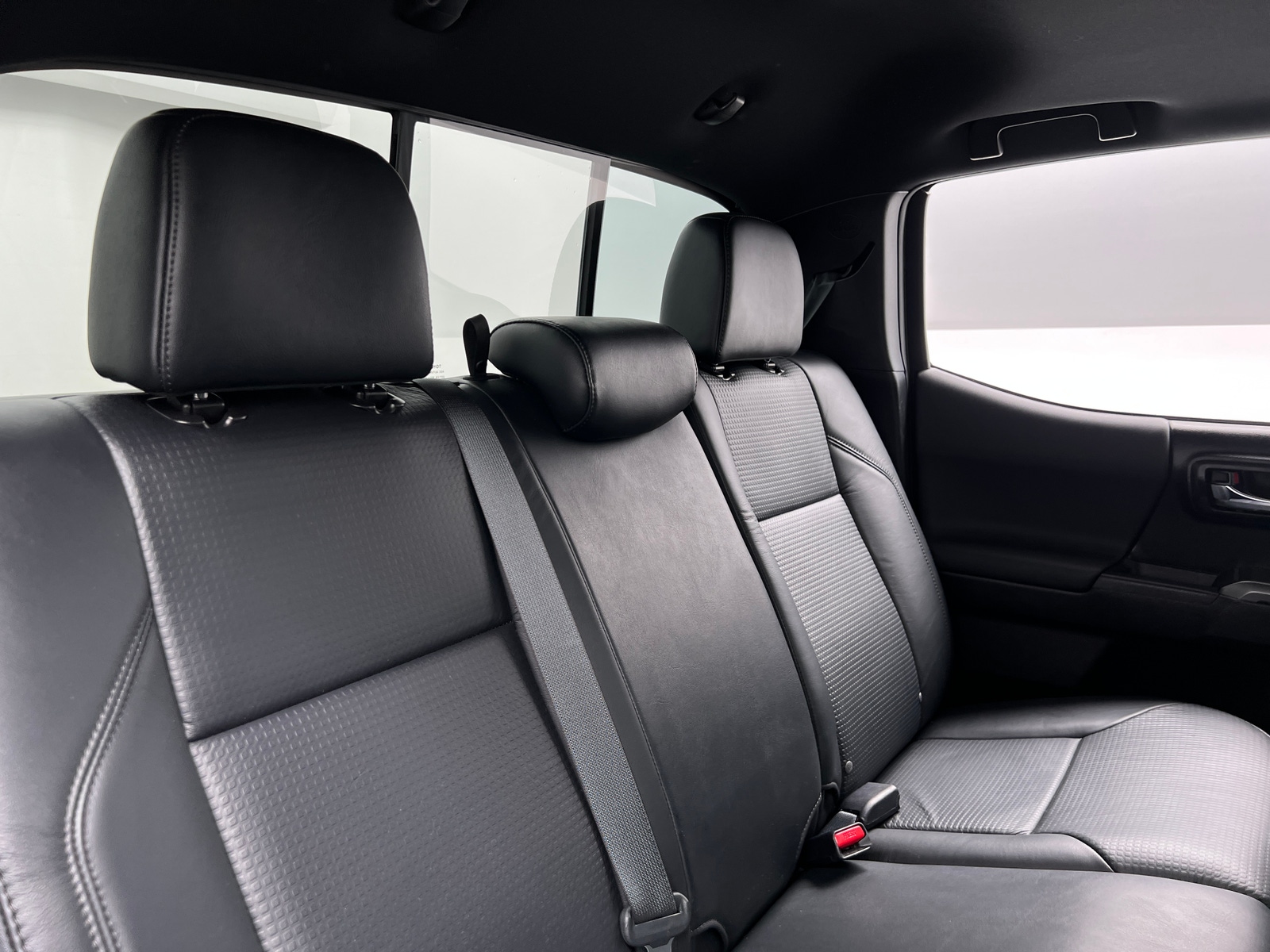 Thumbnail: 2020 Toyota Tacoma - 6
