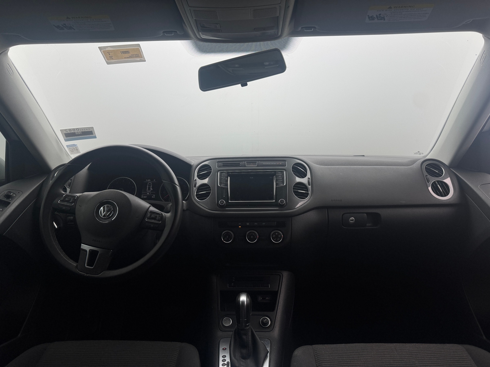 Thumbnail: 2017 Volkswagen Tiguan - 3