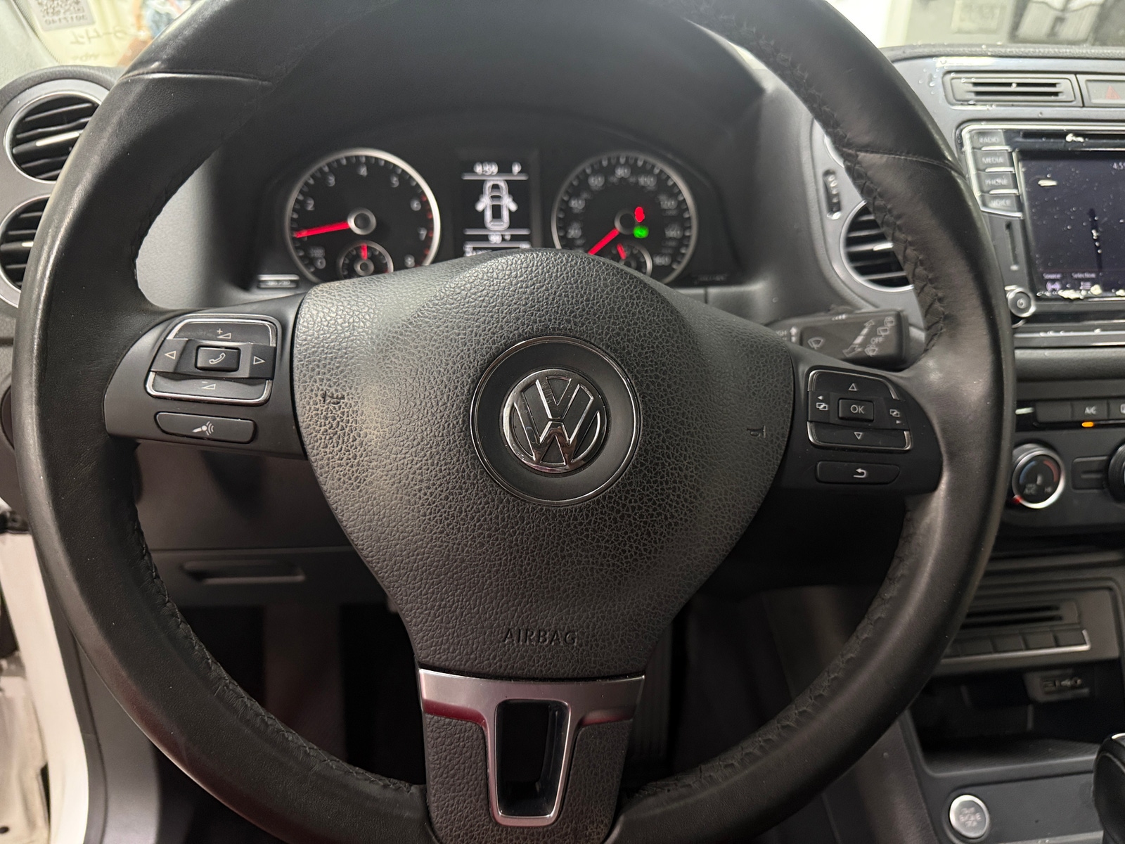 Thumbnail: 2017 Volkswagen Tiguan - 5