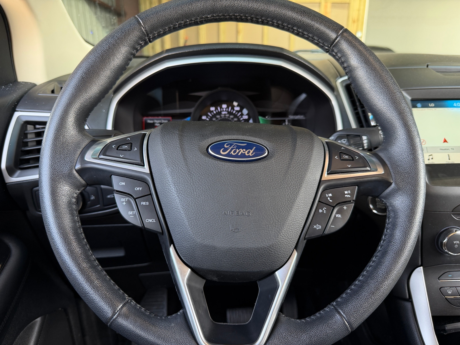 Thumbnail: 2017 Ford Edge - 4