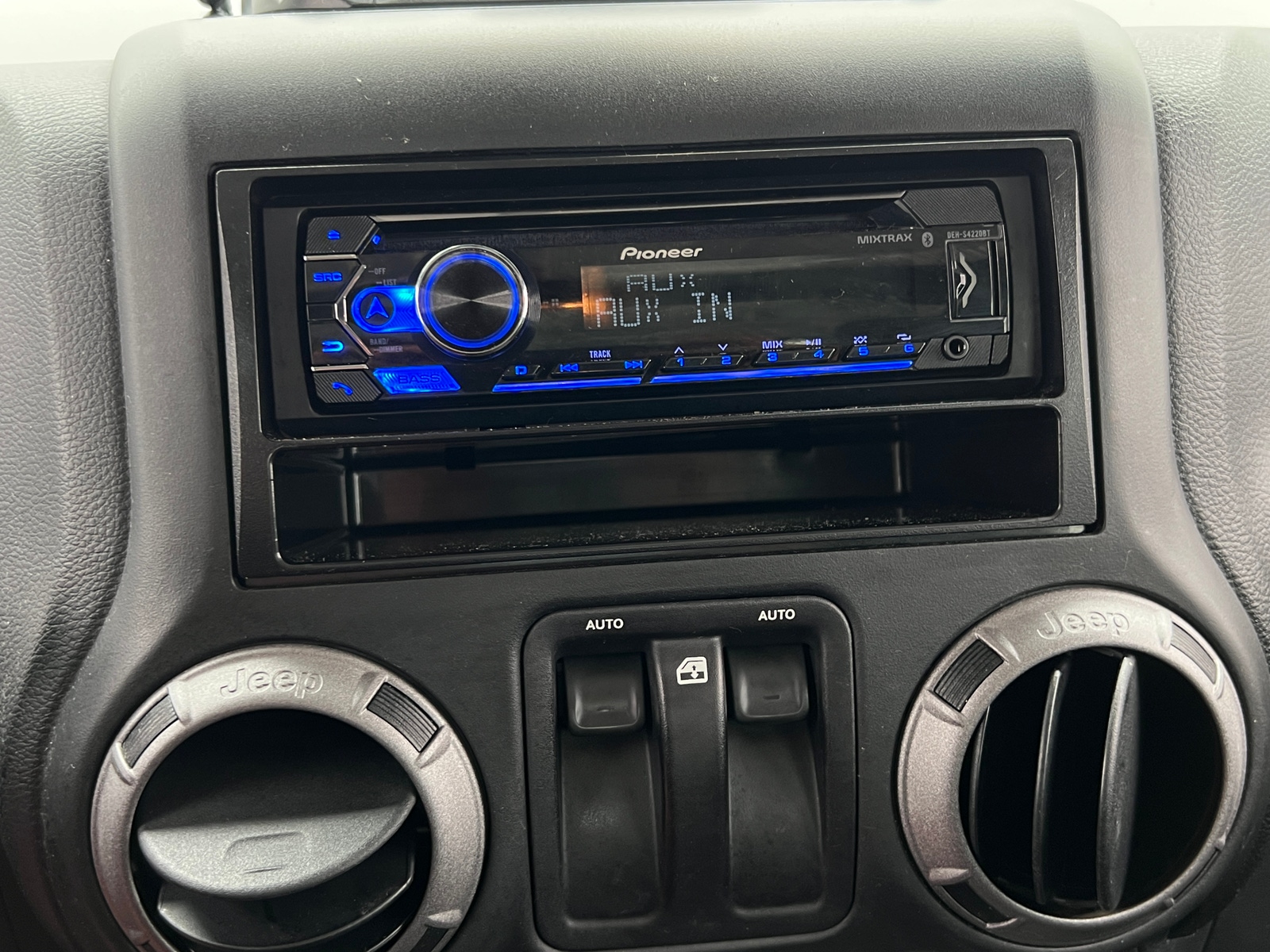 Thumbnail: 2016 Jeep Wrangler - 4