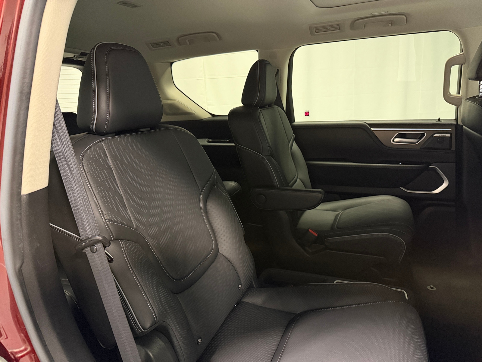 Thumbnail: 2025 INFINITI QX80 - 5