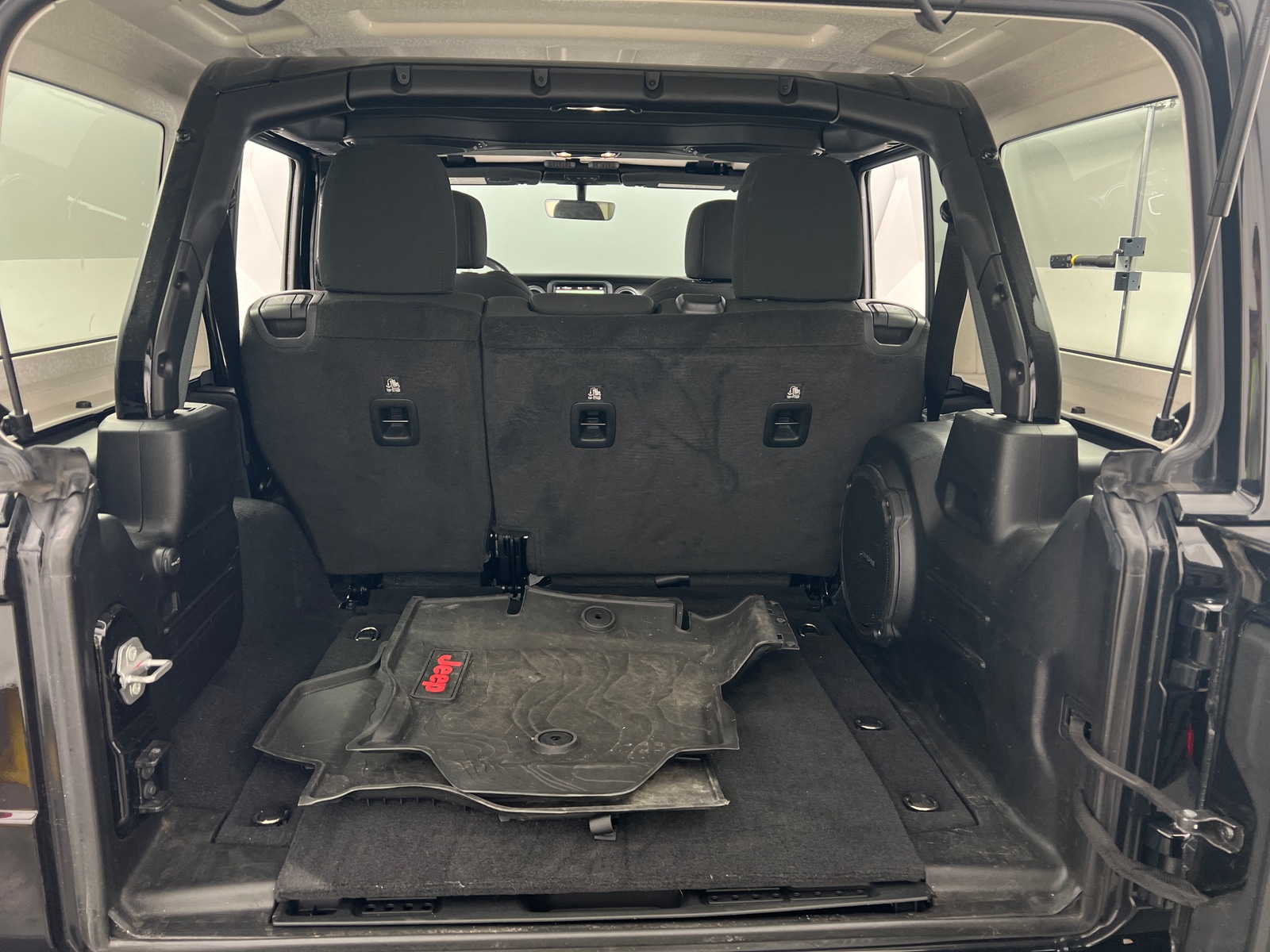 Thumbnail: 2021 Jeep Wrangler - 7