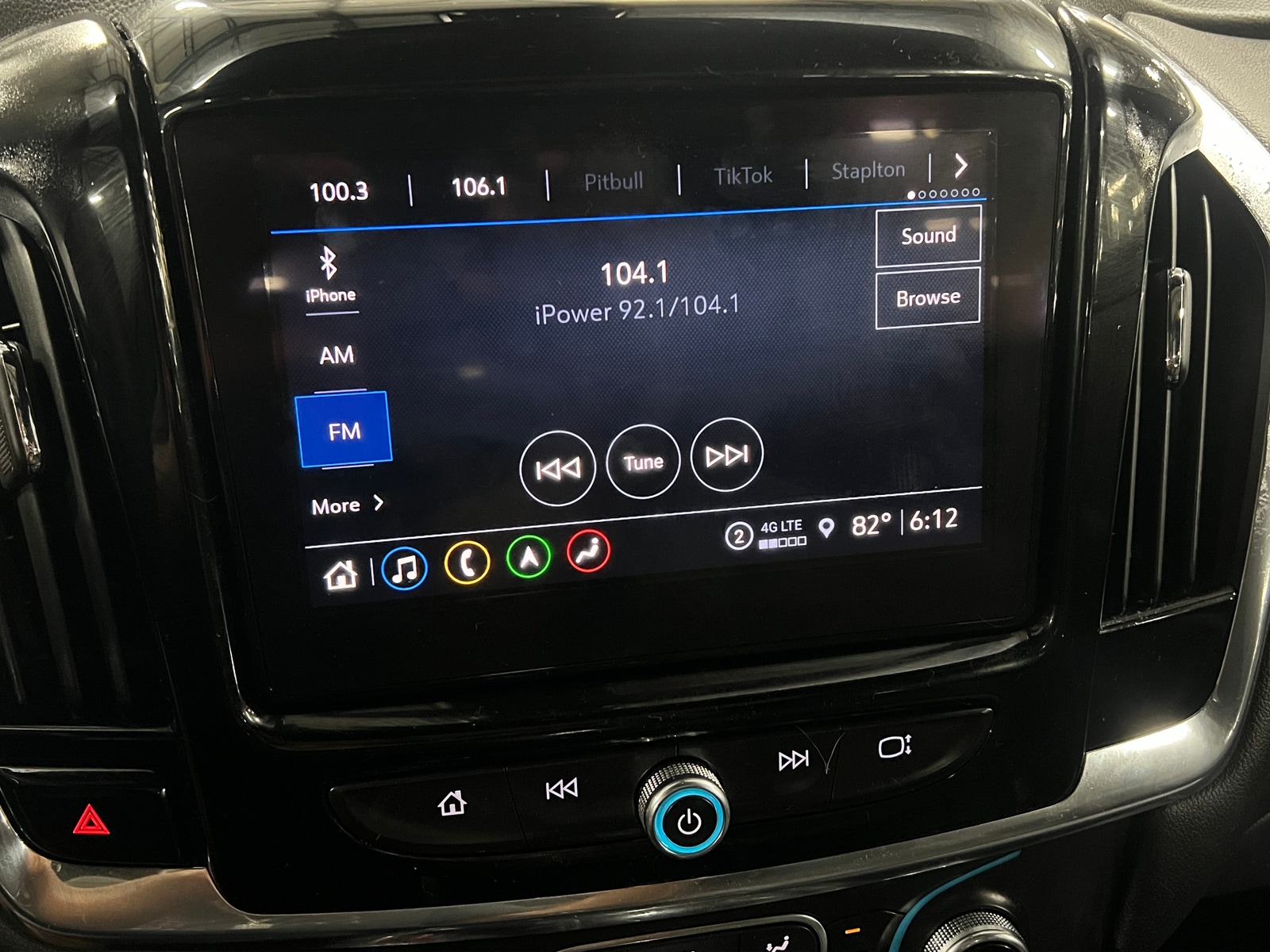 Thumbnail: 2023 Chevrolet Traverse - 3