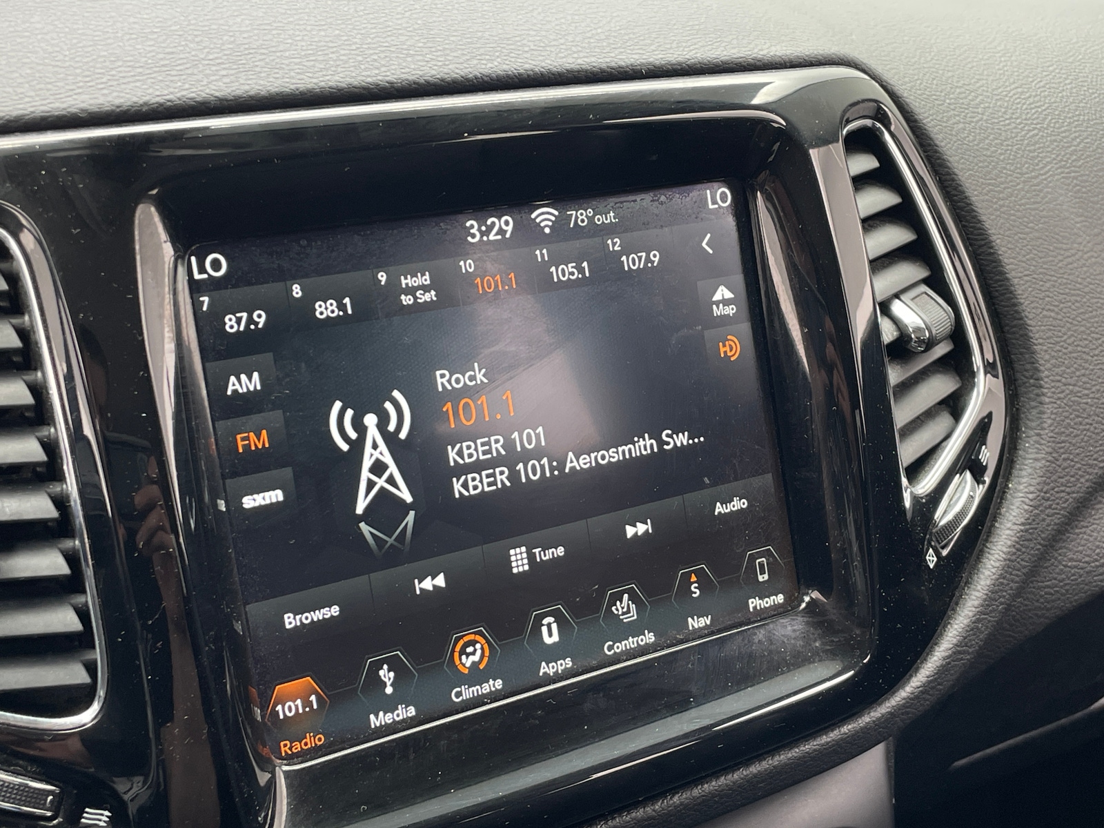 Thumbnail: 2019 Jeep Compass - 3