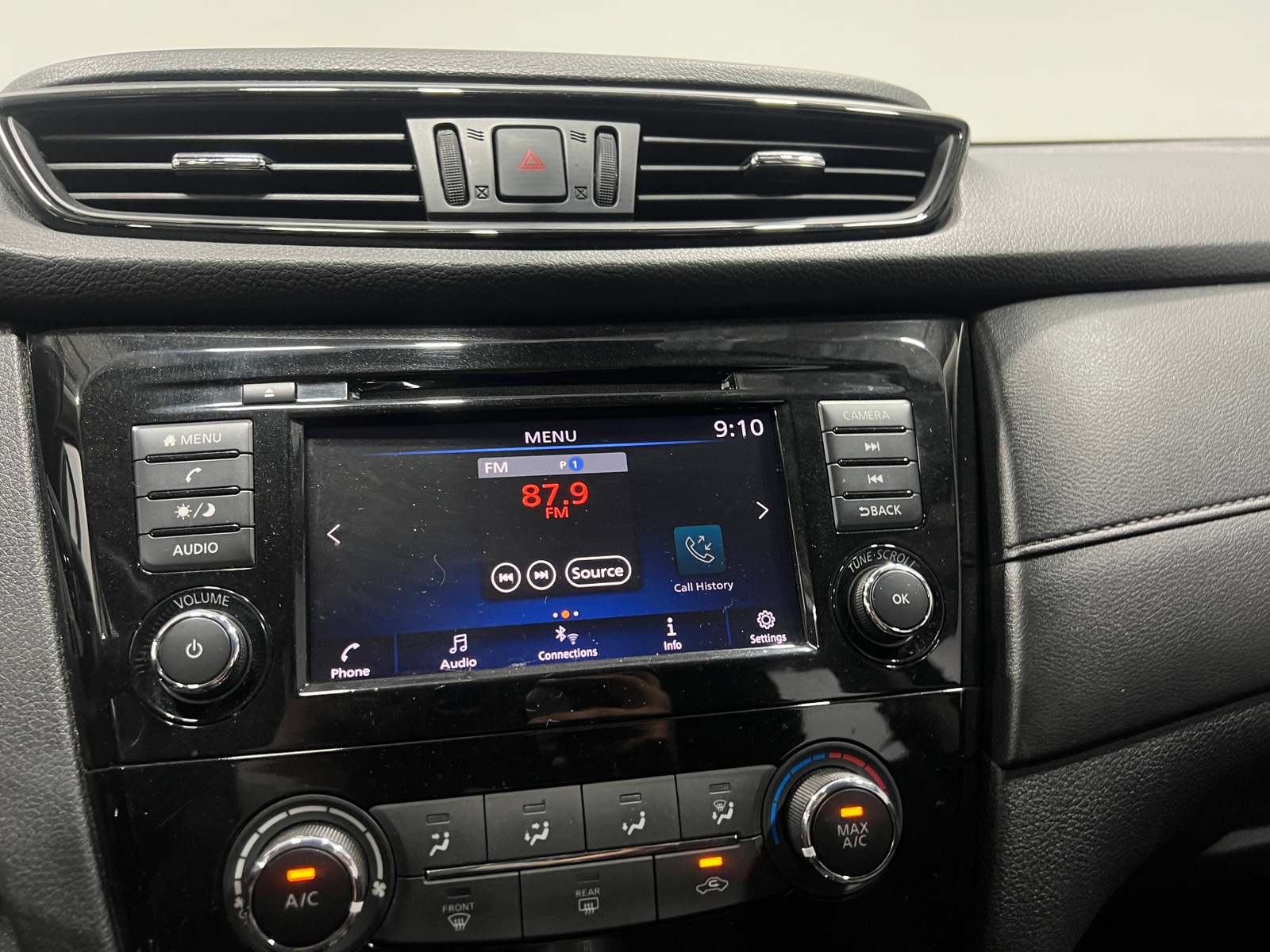 Thumbnail: 2019 Nissan Rogue - 4