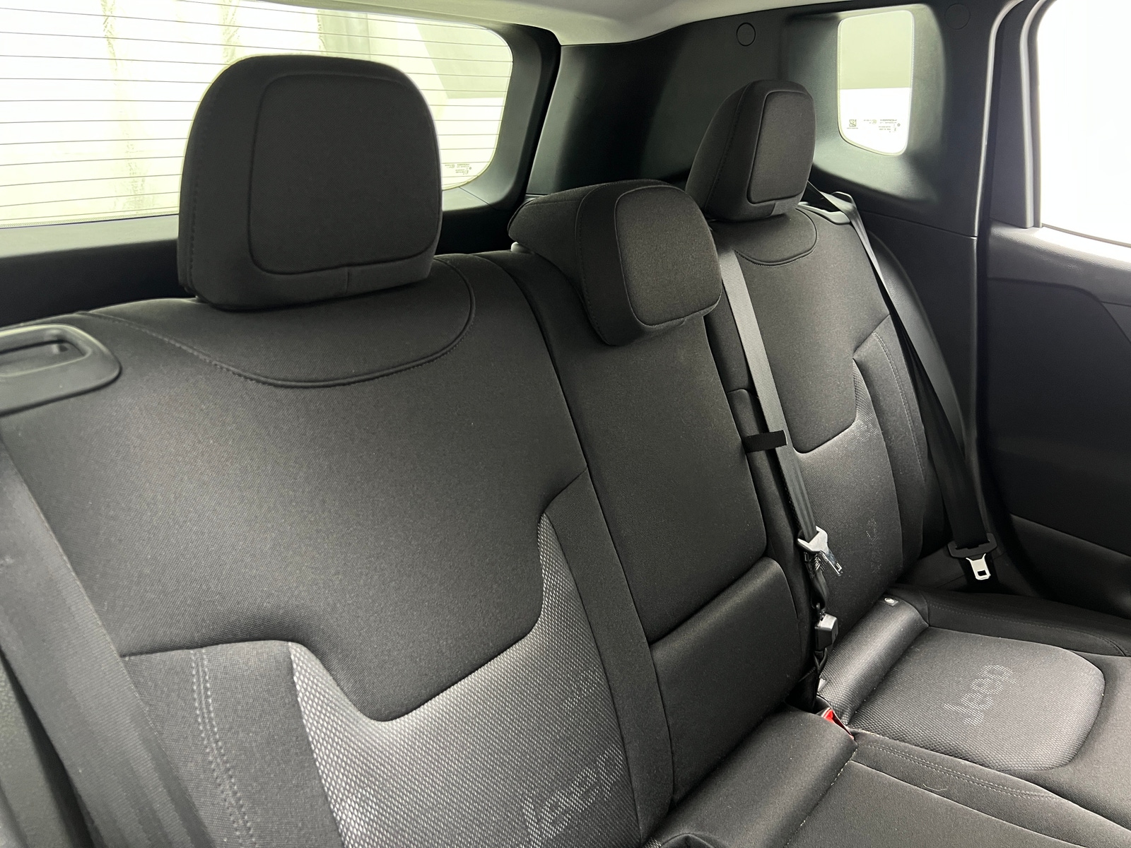 Thumbnail: 2017 Jeep Renegade - 6
