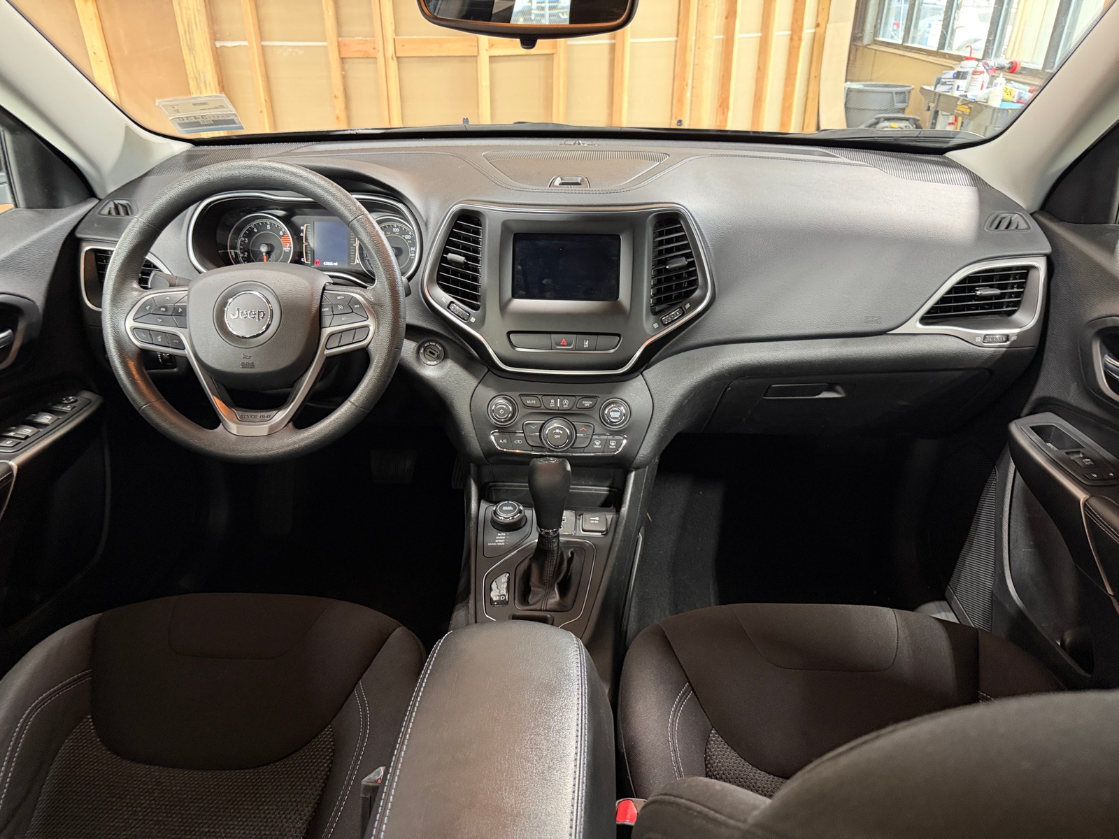 Thumbnail: 2021 Jeep Cherokee - 3