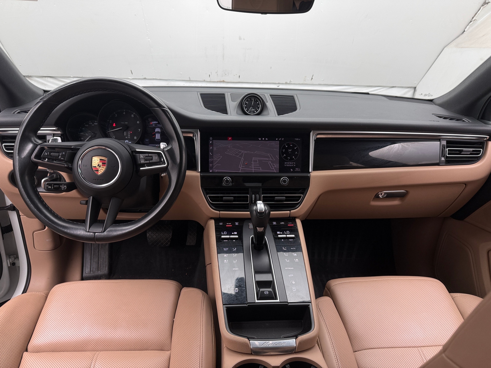 Thumbnail: 2023 Porsche Macan - 3
