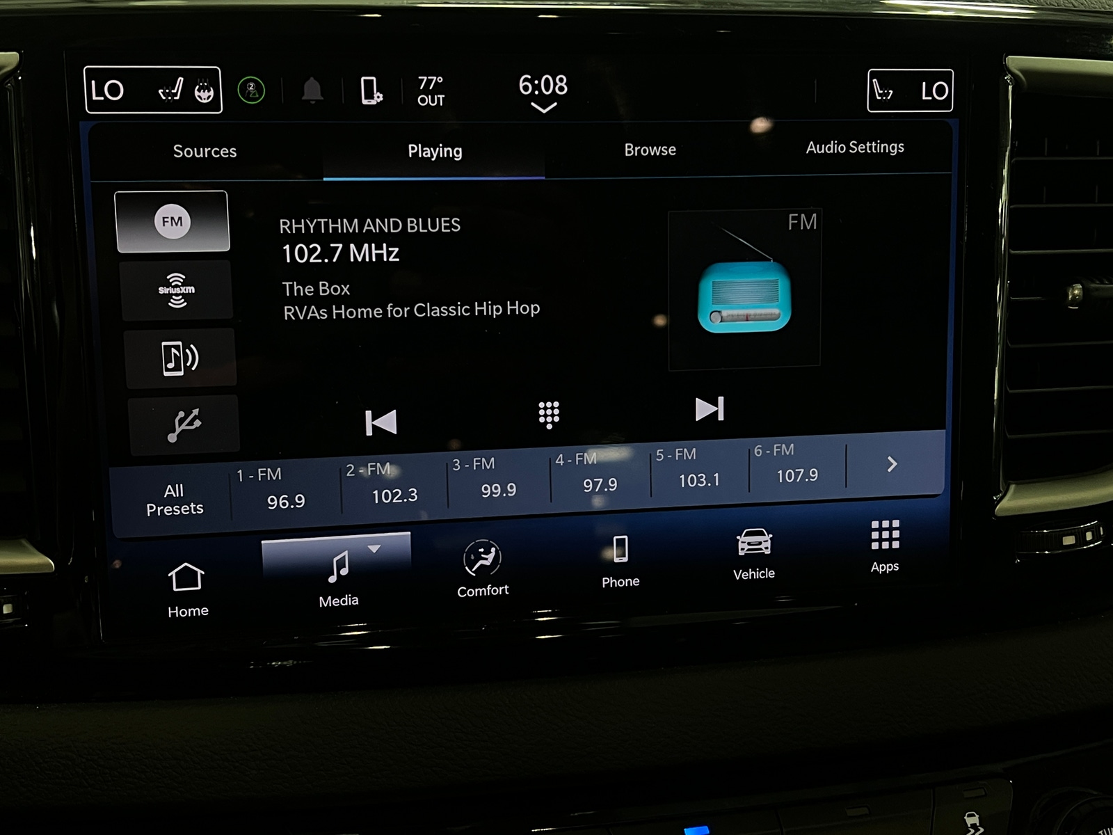 Thumbnail: 2024 Chrysler Pacifica - 3