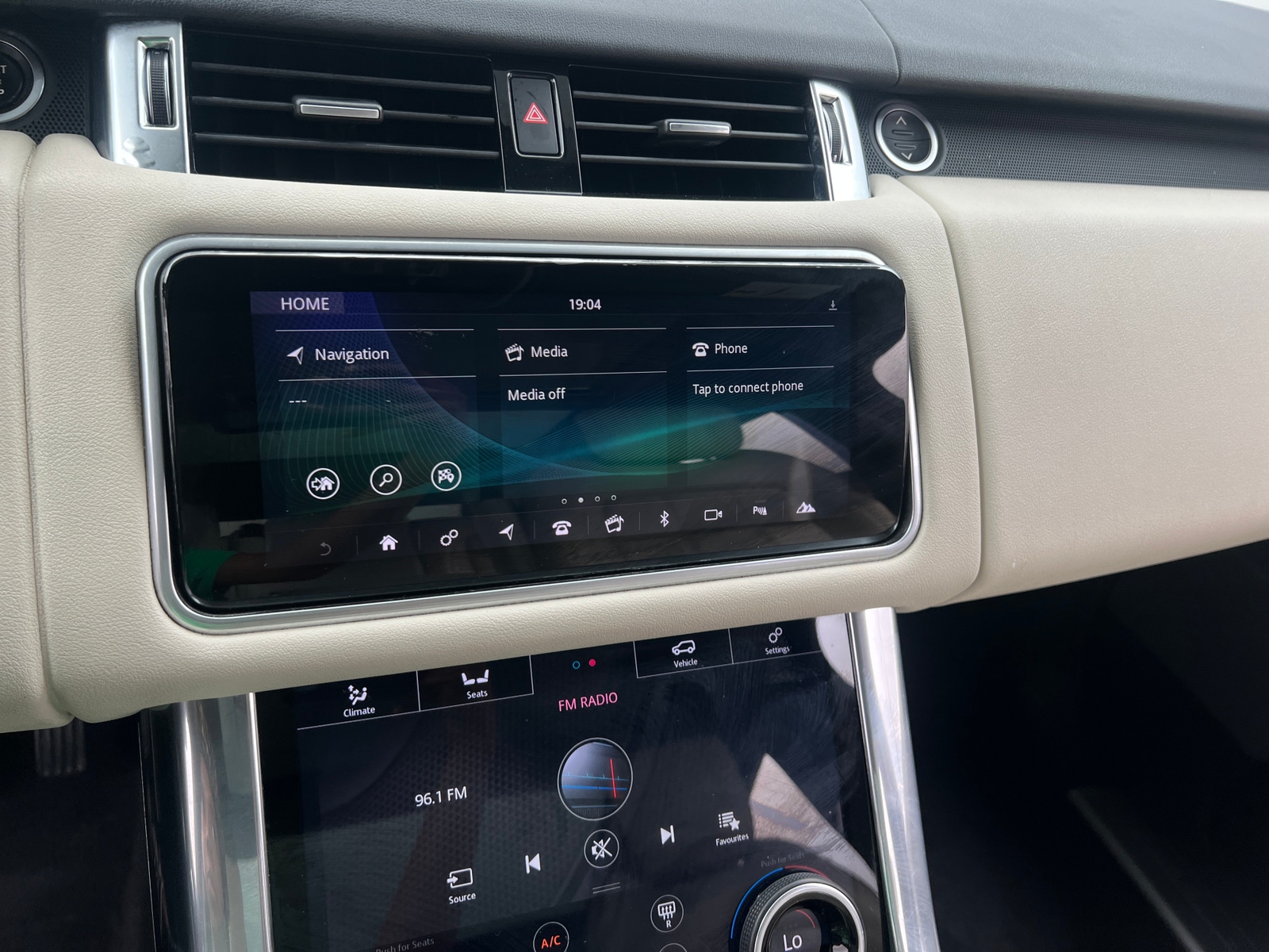 Thumbnail: 2018 Land Rover Range Rover Sport - 3