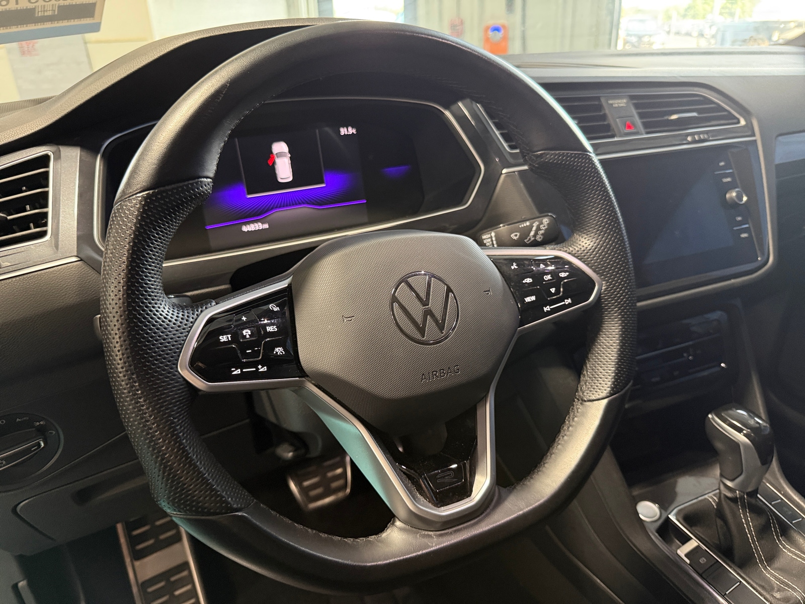 Thumbnail: 2024 Volkswagen Tiguan - 4
