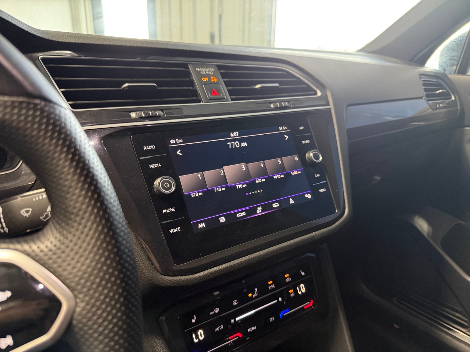Thumbnail: 2024 Volkswagen Tiguan - 3