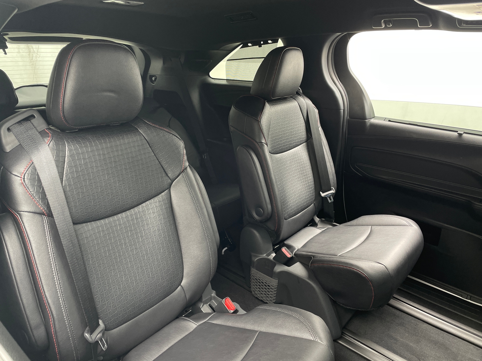 Thumbnail: 2026 Toyota Sienna - 5