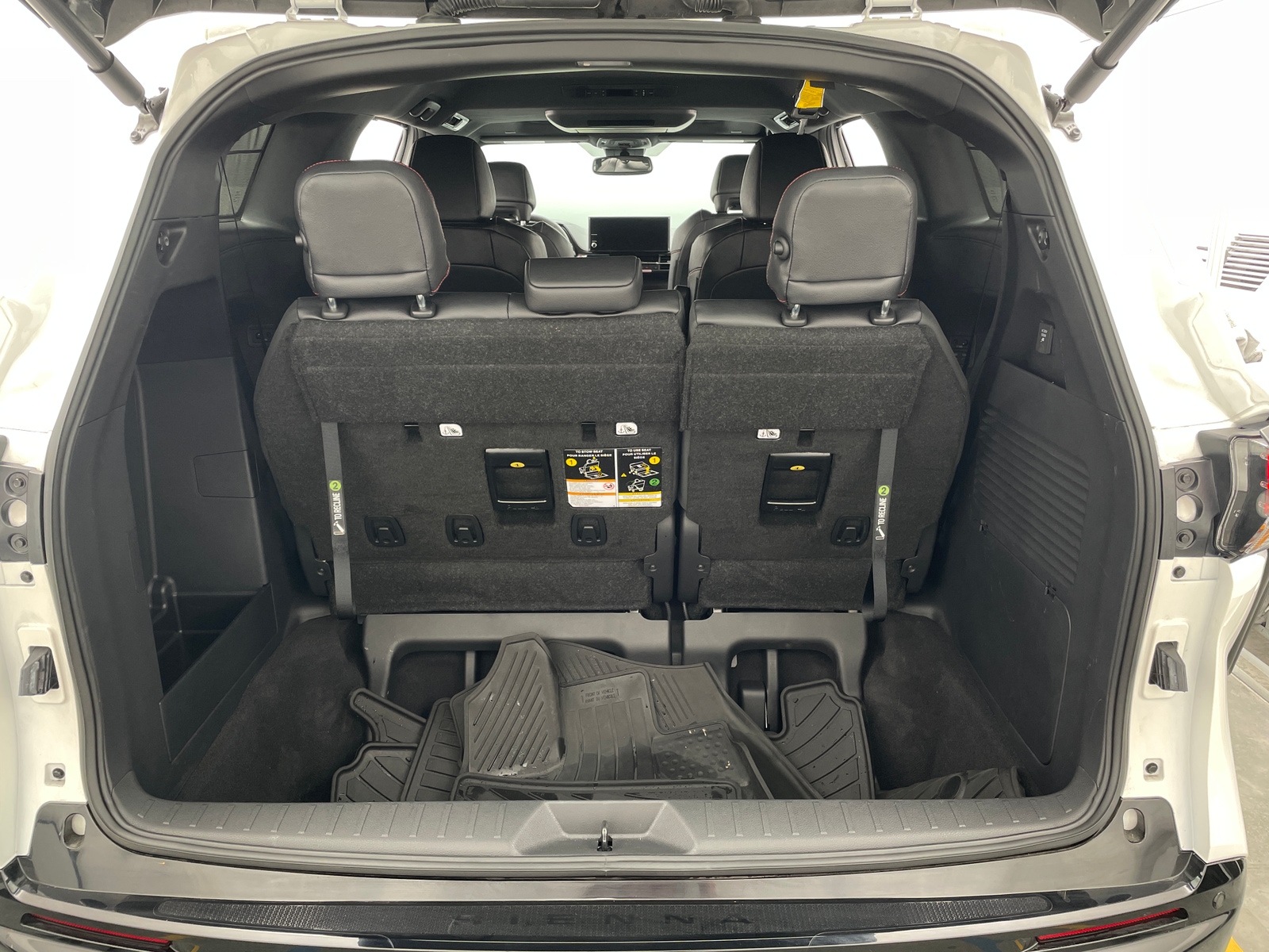 Thumbnail: 2026 Toyota Sienna - 6