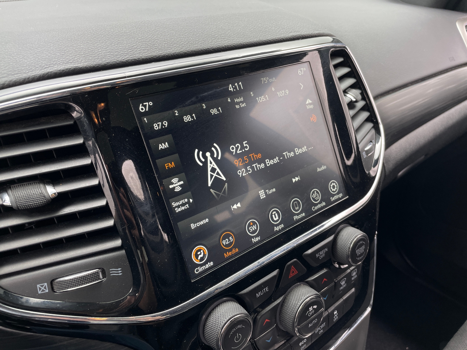Thumbnail: 2019 Jeep Grand Cherokee - 3