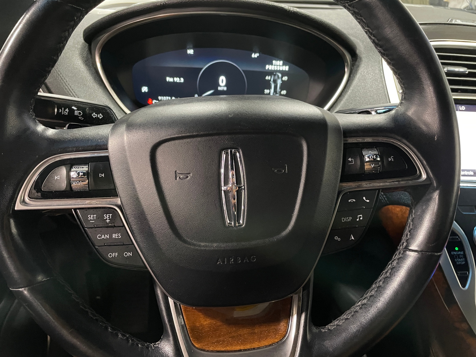 Thumbnail: 2019 Lincoln Nautilus - 4