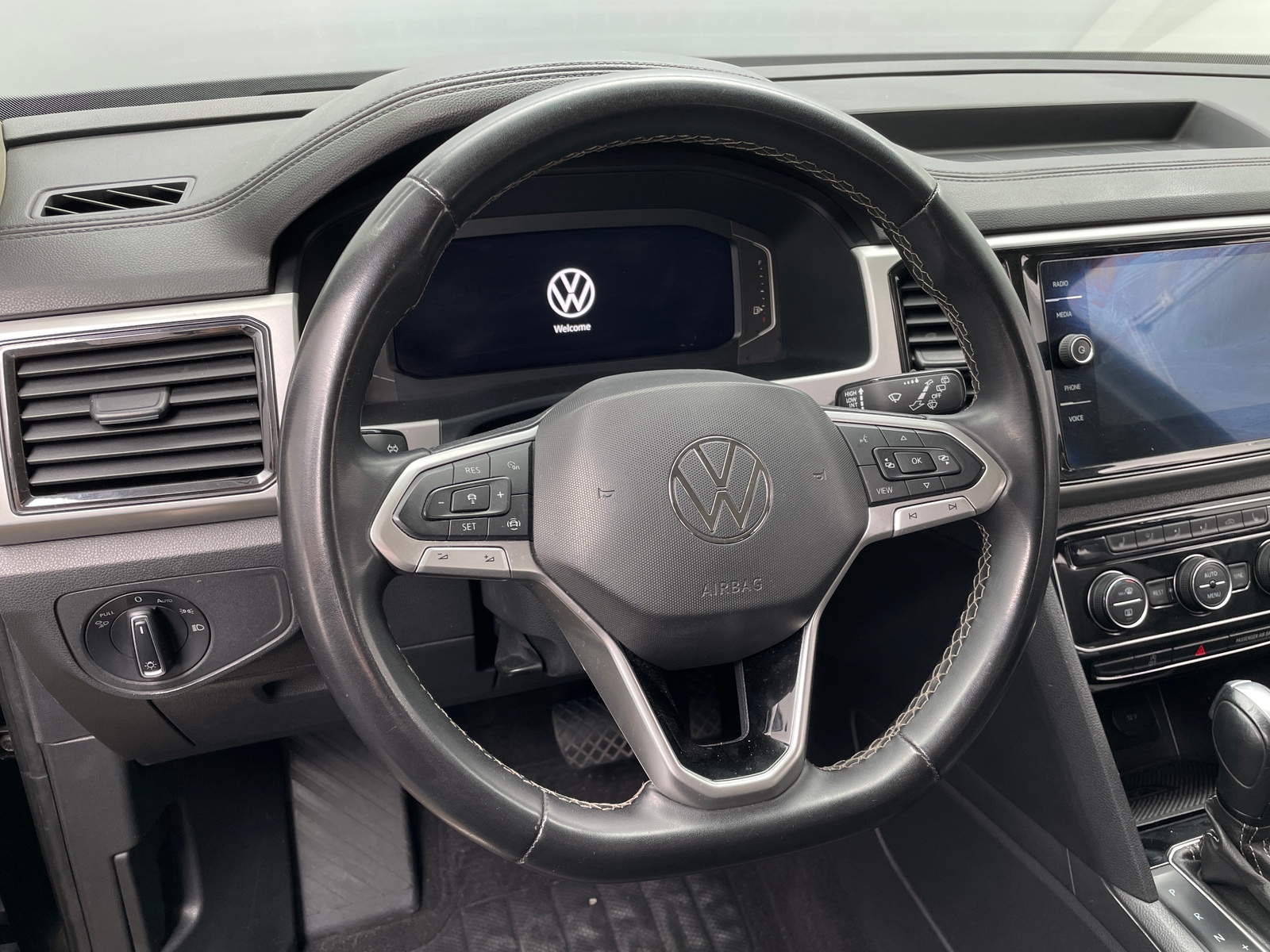 Thumbnail: 2022 Volkswagen Atlas - 4